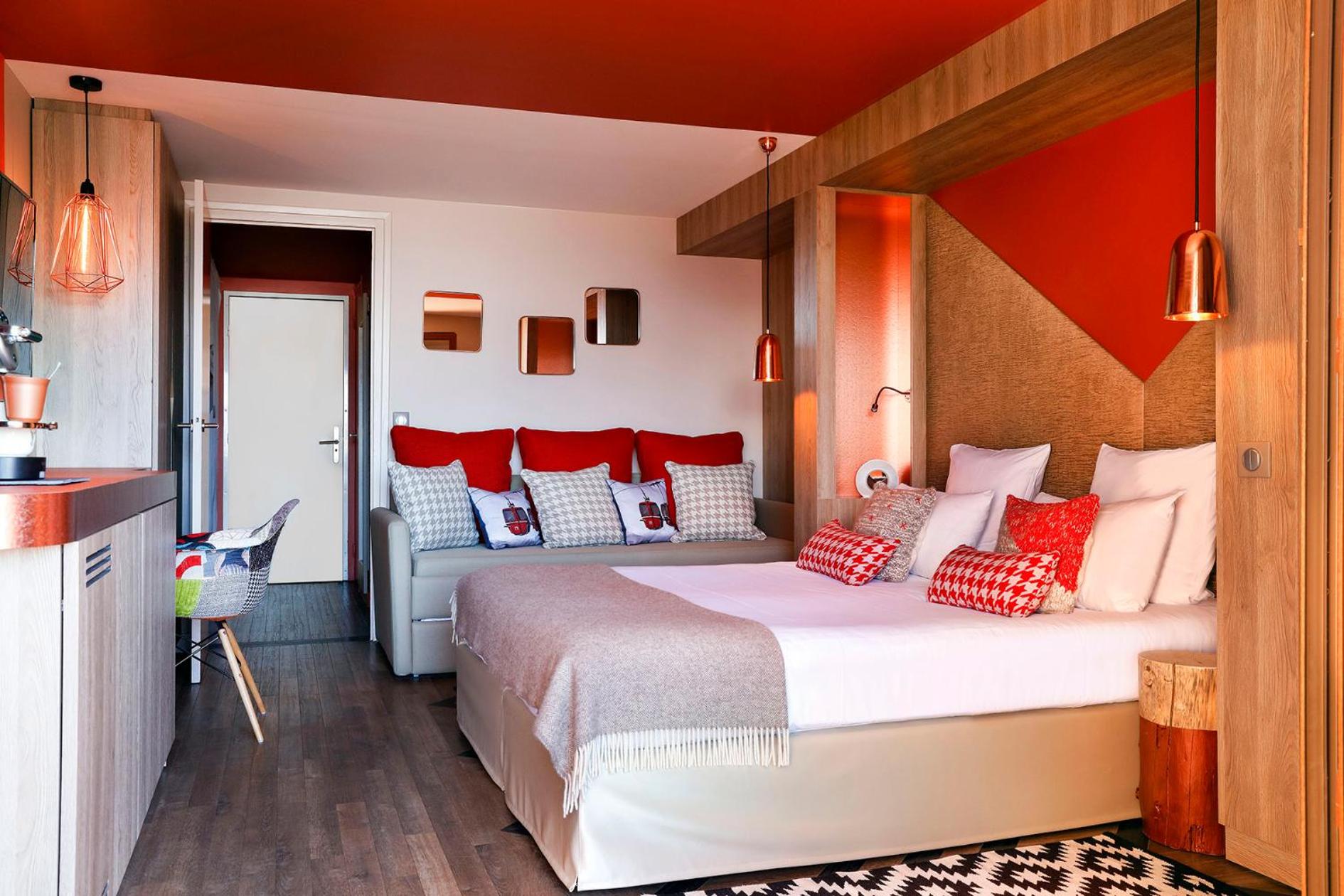 Chambre Triple Panoramique at Grandes Rousses Hotel & Spa