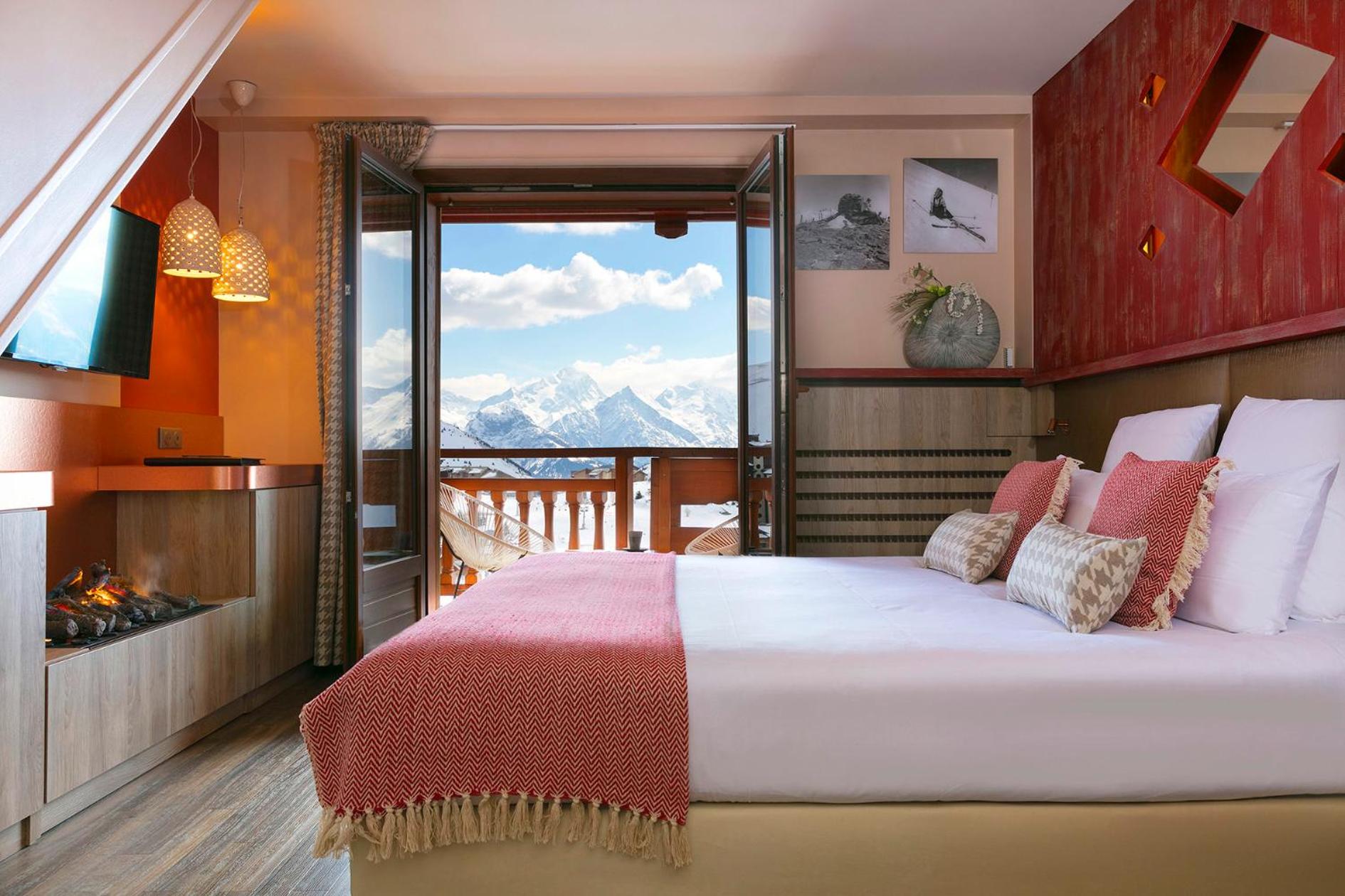 Chambre Panoramique en Duplex at Grandes Rousses Hotel & Spa Chambre Panoramique en Duplex at Grandes Rousses Hotel & Spa