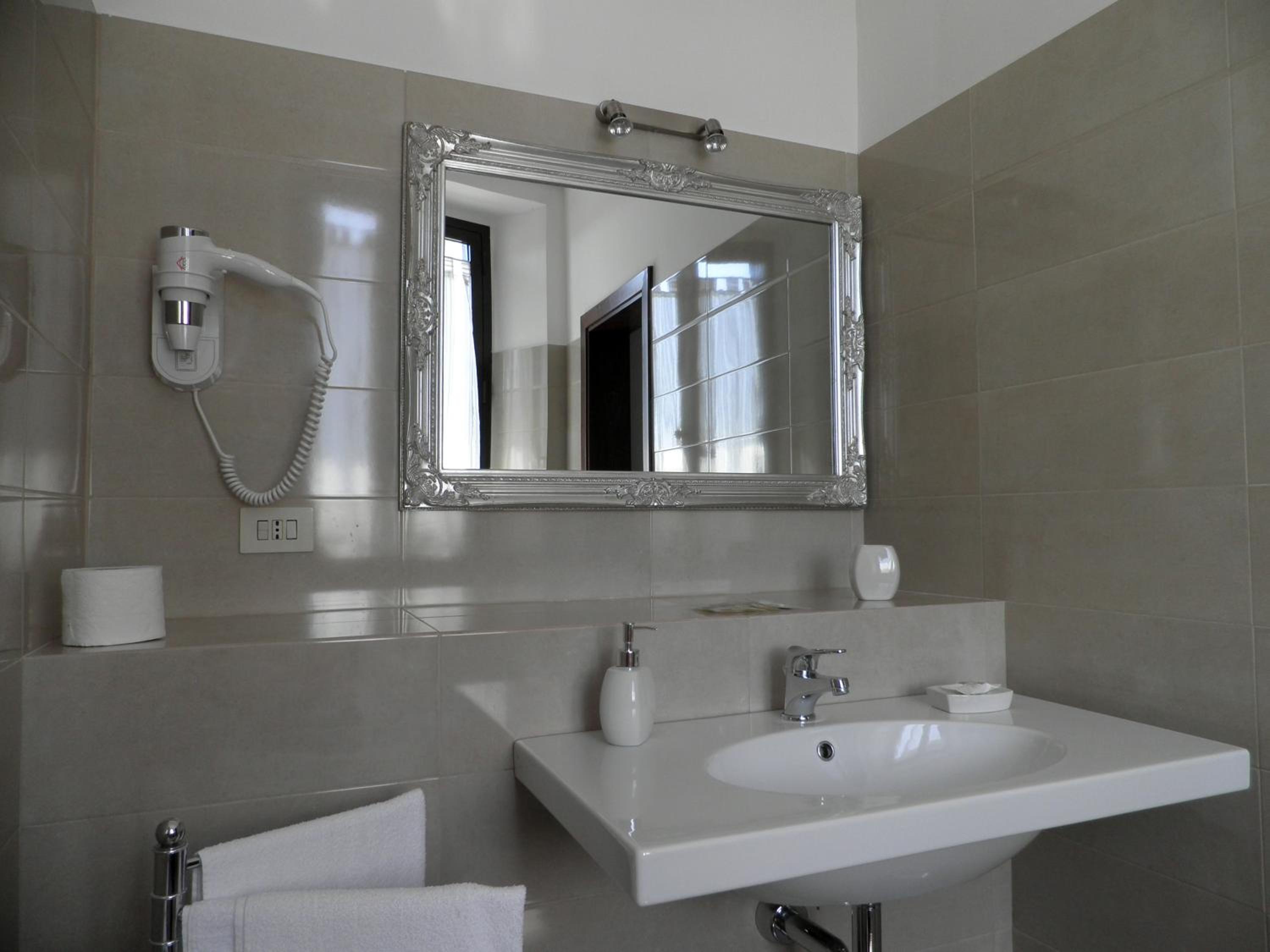 Deluxe Suite photo 2