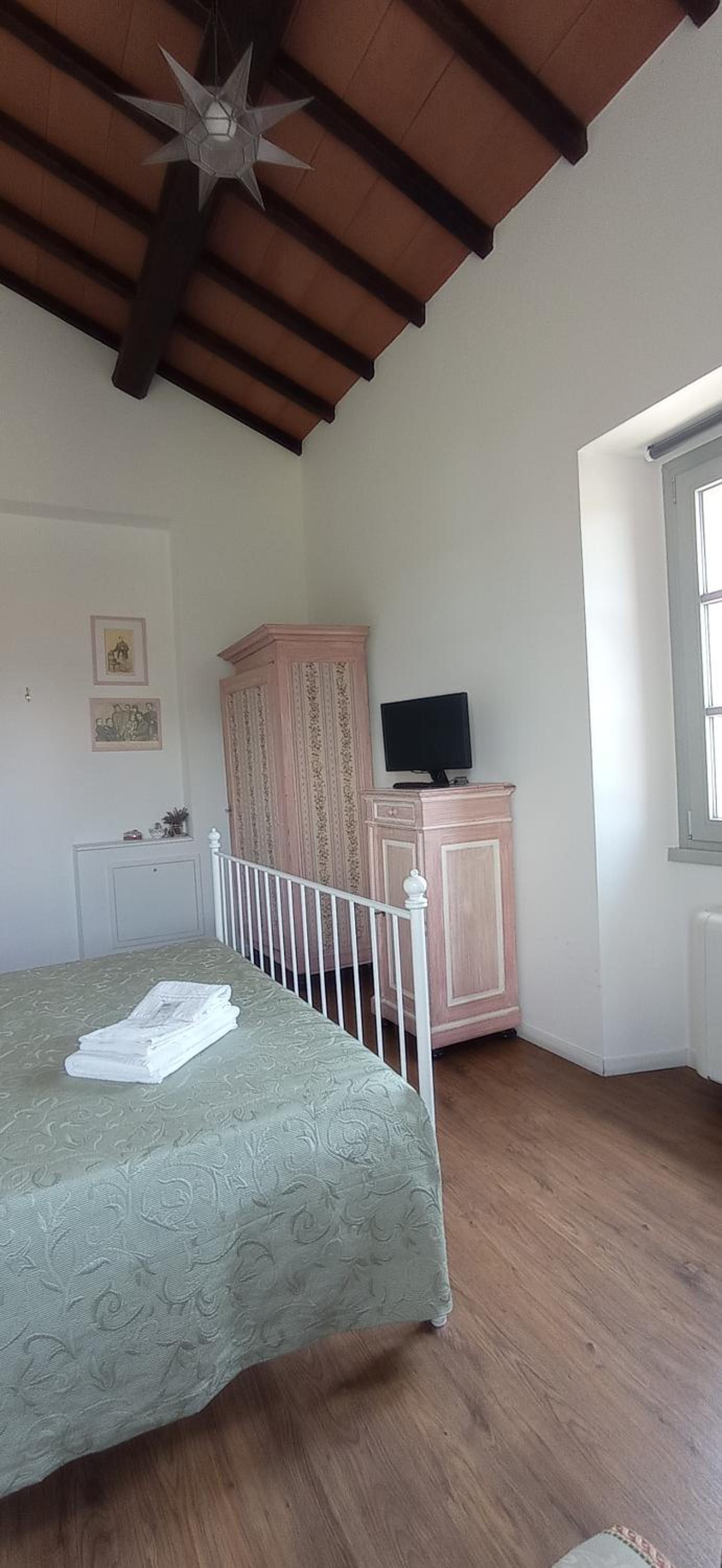 Double Room - Photo 11