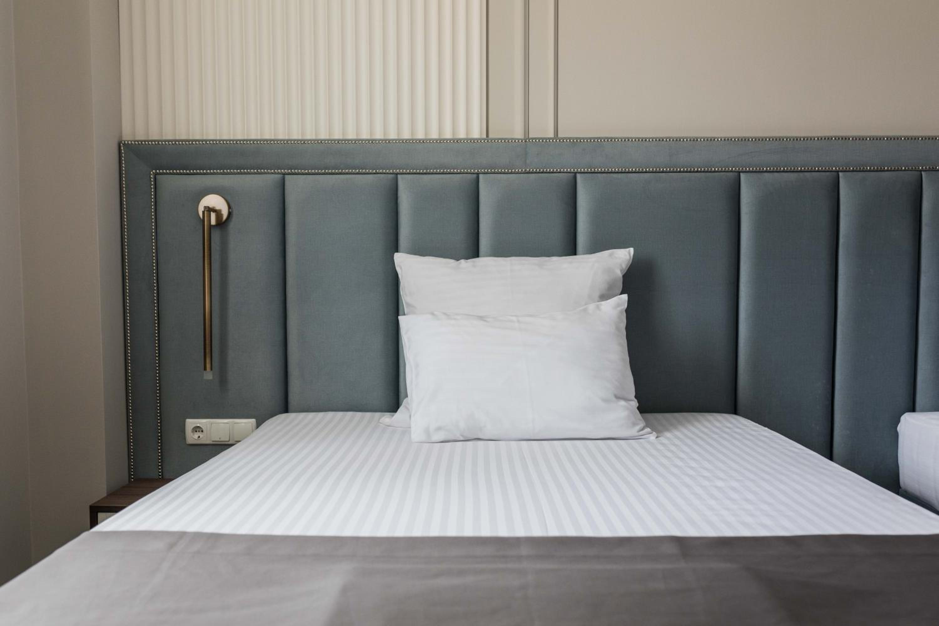 Deluxe Double or Twin Room - Photo 6