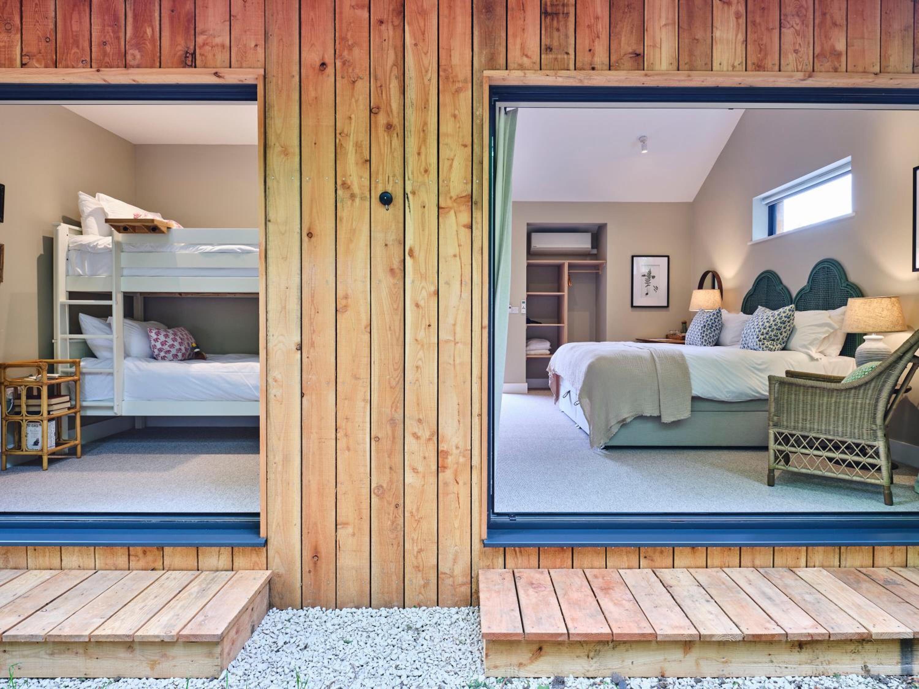 Lodge with bunk beds - Photo 13