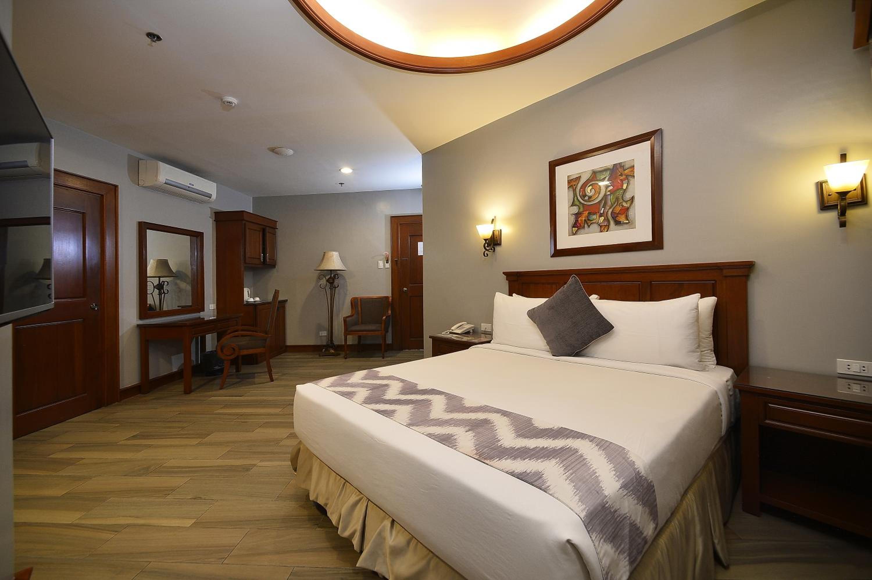 Queen Room