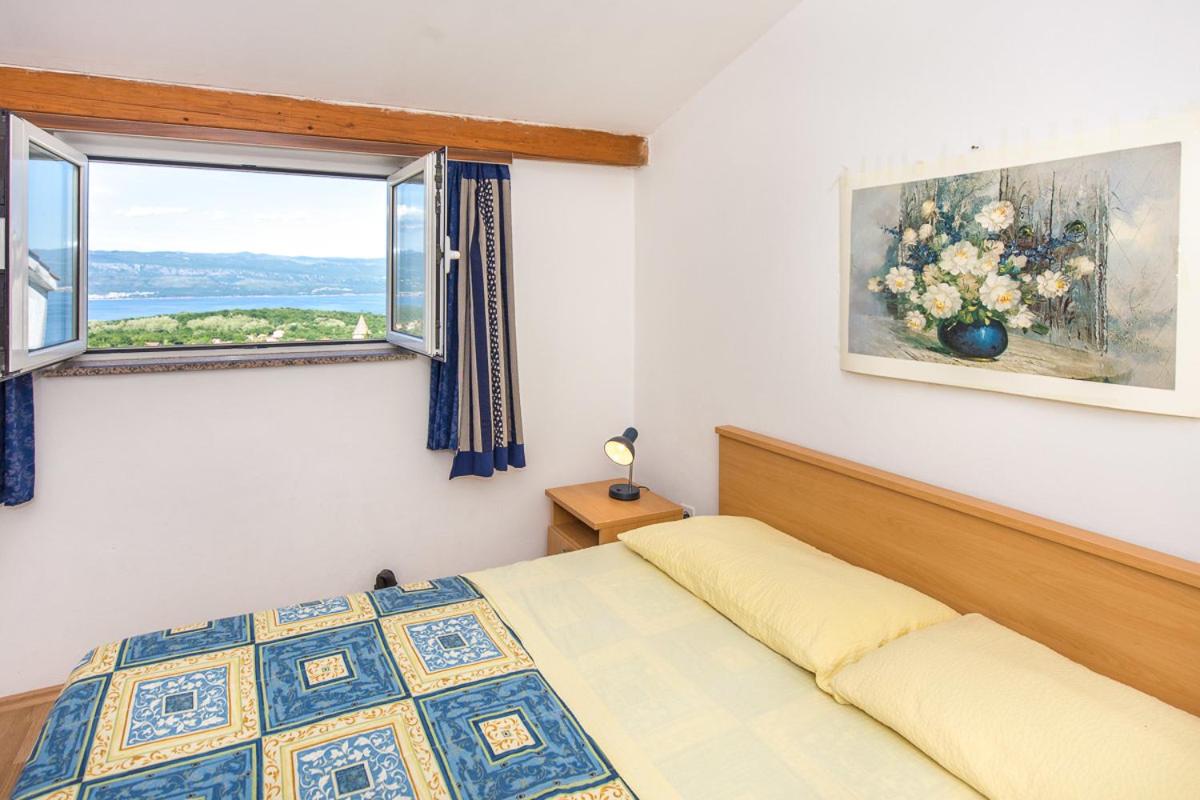 Apartment with Balcony photo 1