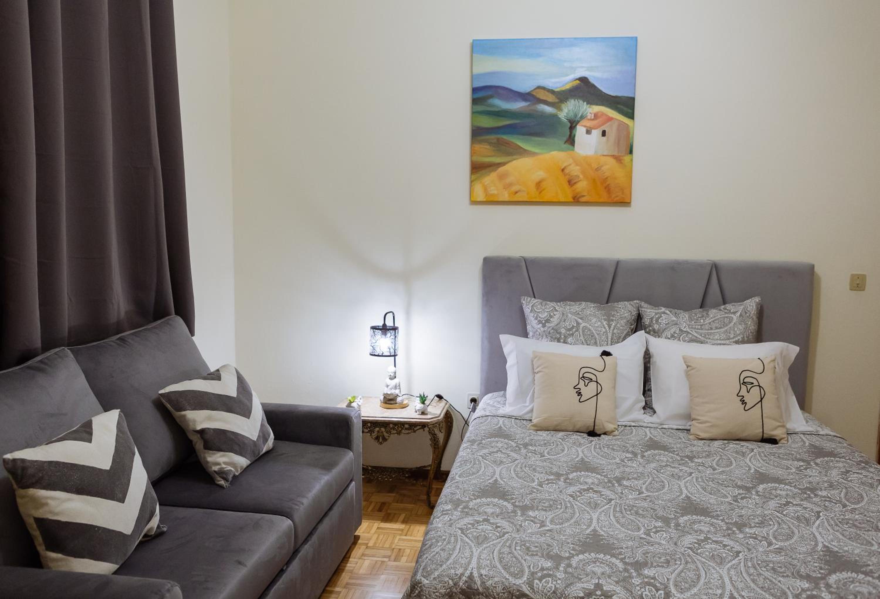 Deluxe Double Room (2 Adults + 1 Child) photo 1