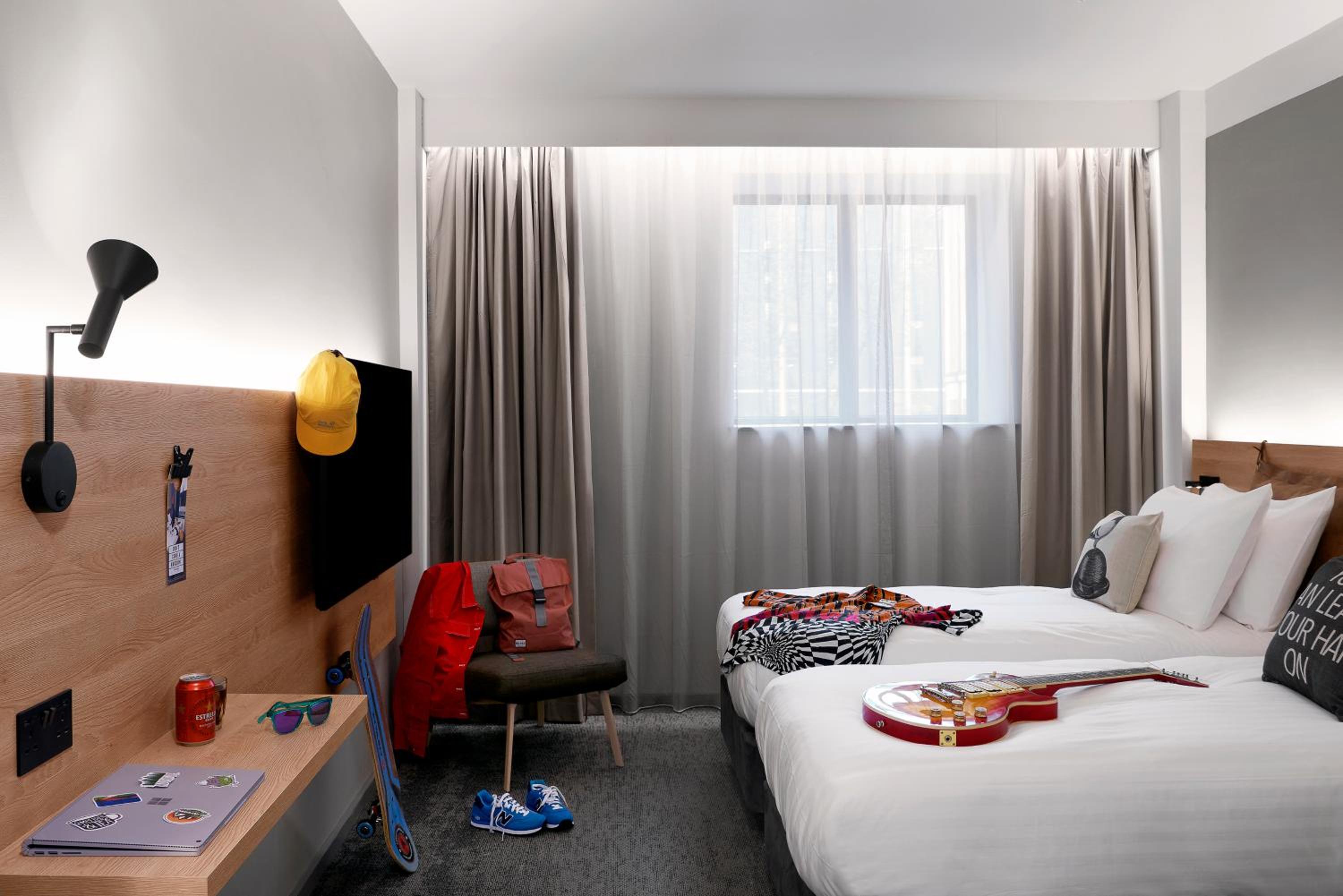 Moxy Sleeper, Guest room, 2 Twin/Single Bed(s) - Photo 1