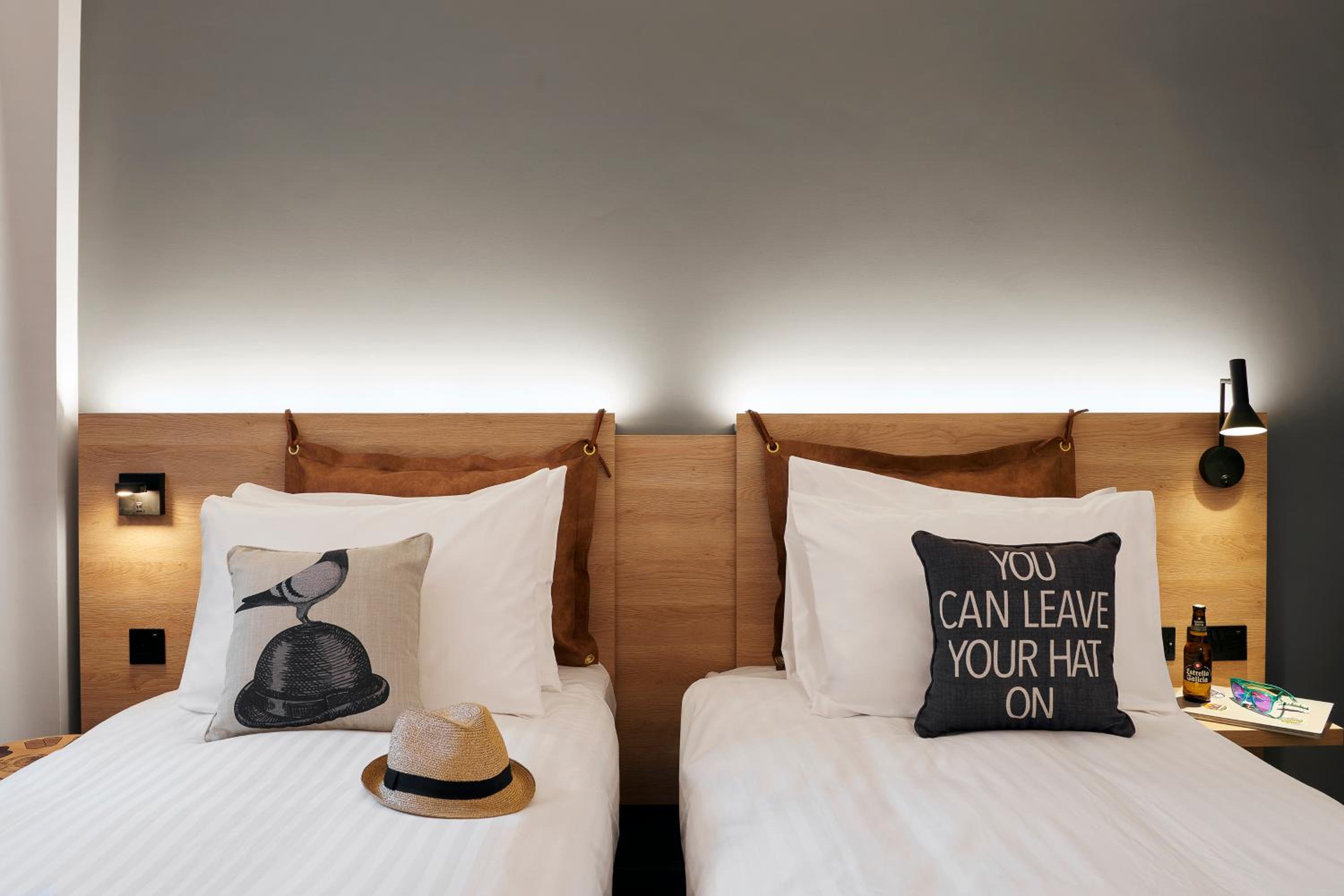 Moxy Sleeper, Guest room, 2 Twin/Single Bed(s) - Photo 2