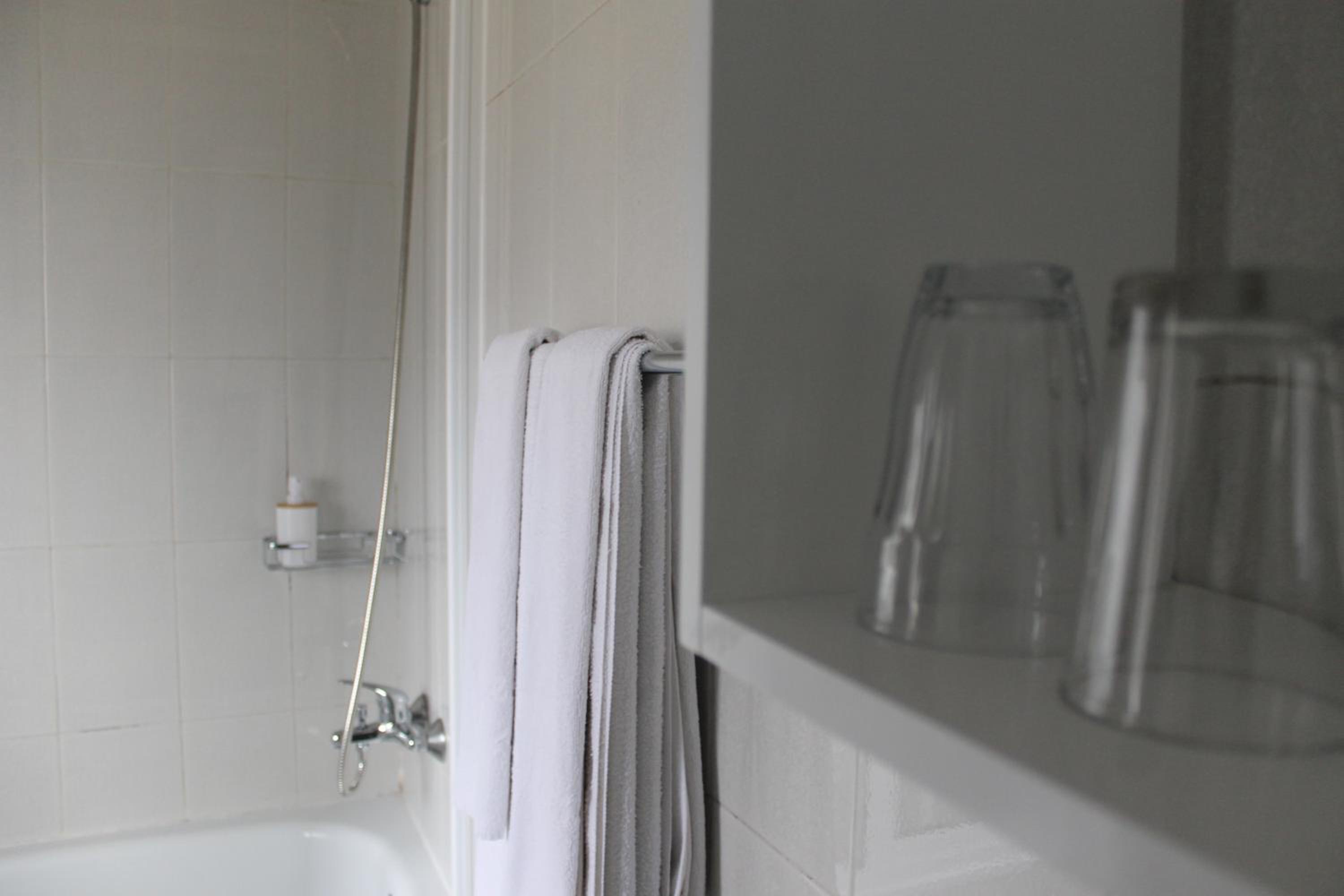 Deluxe Double Room (2 Adults + 1 Child) photo 3