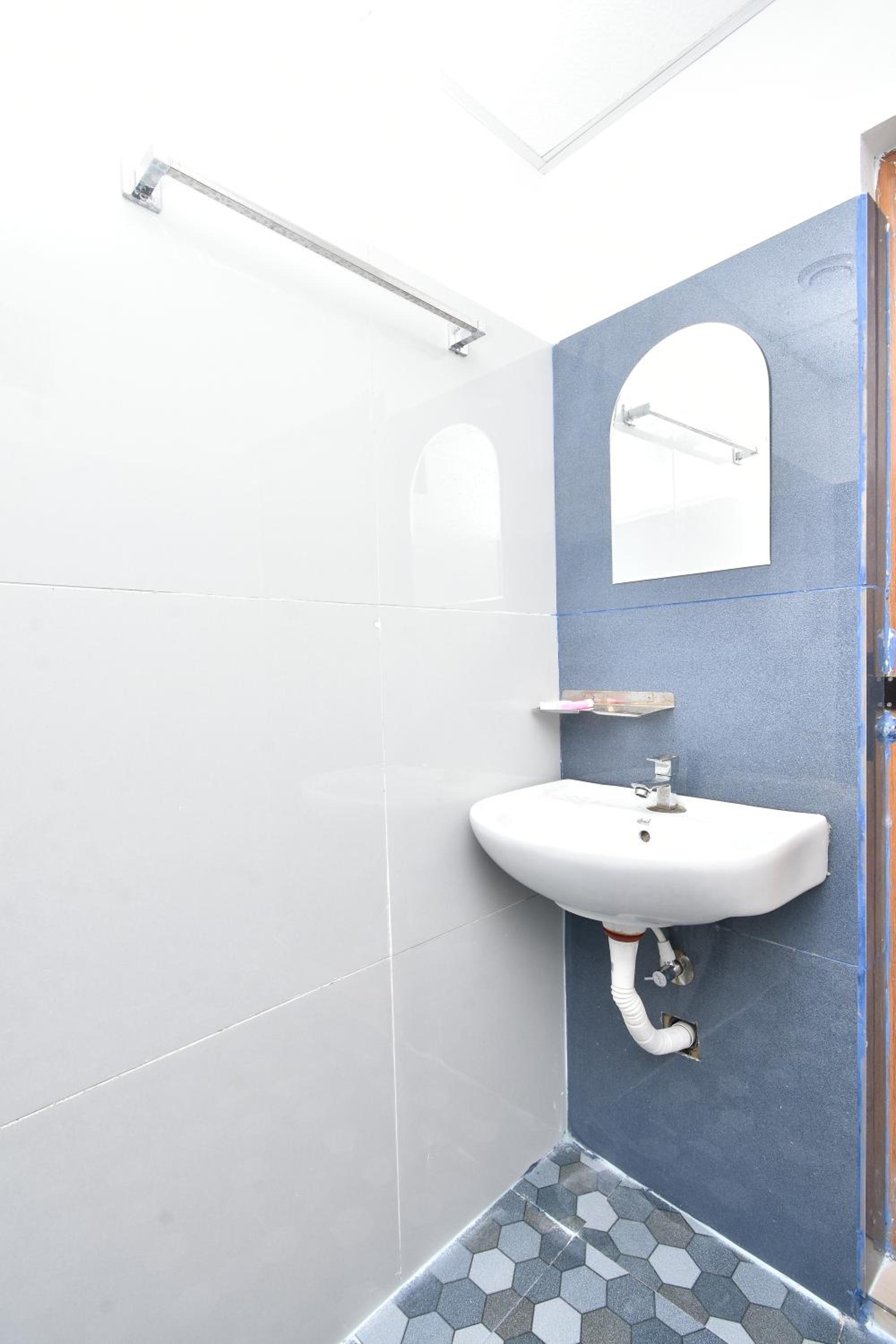 Standard Double Room with Fan photo 3