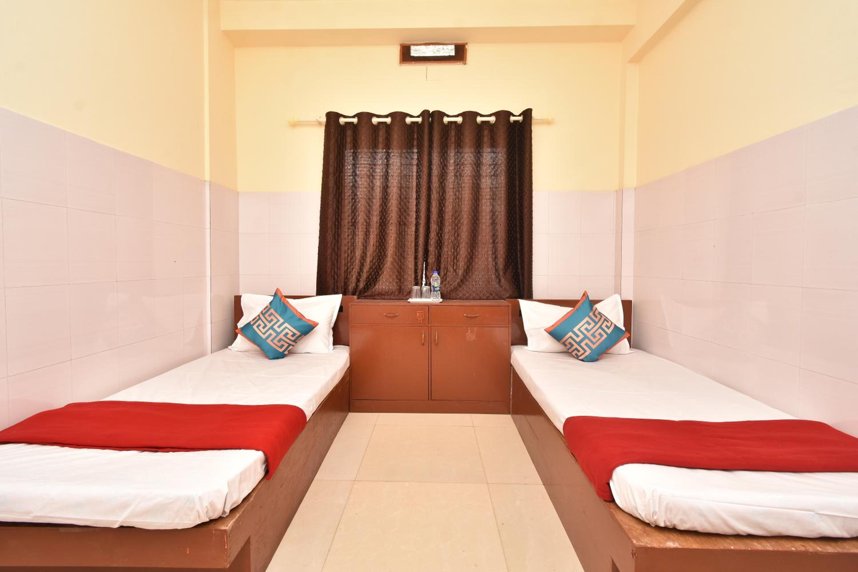 Budget Double or Twin Room photo 3