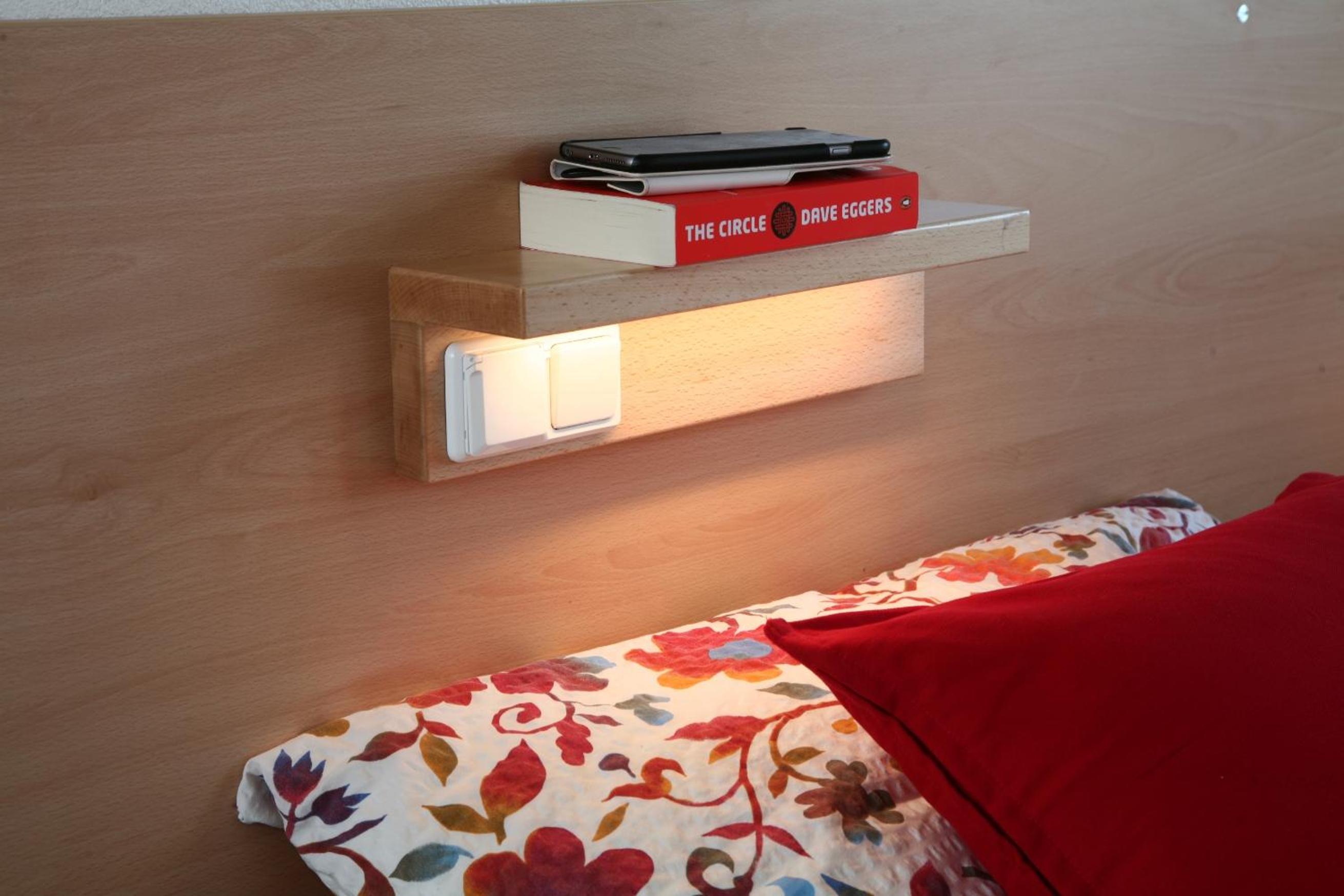Single Bed in Female Dormitory Room with Shared Bathroom photo 2