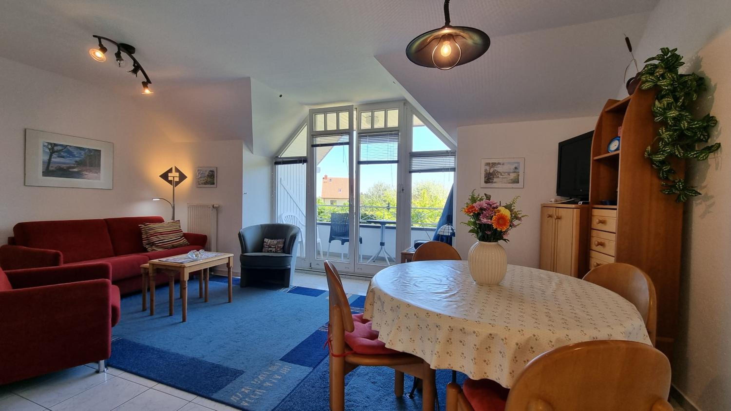 One-Bedroom Apartment with Balcony photo 3
