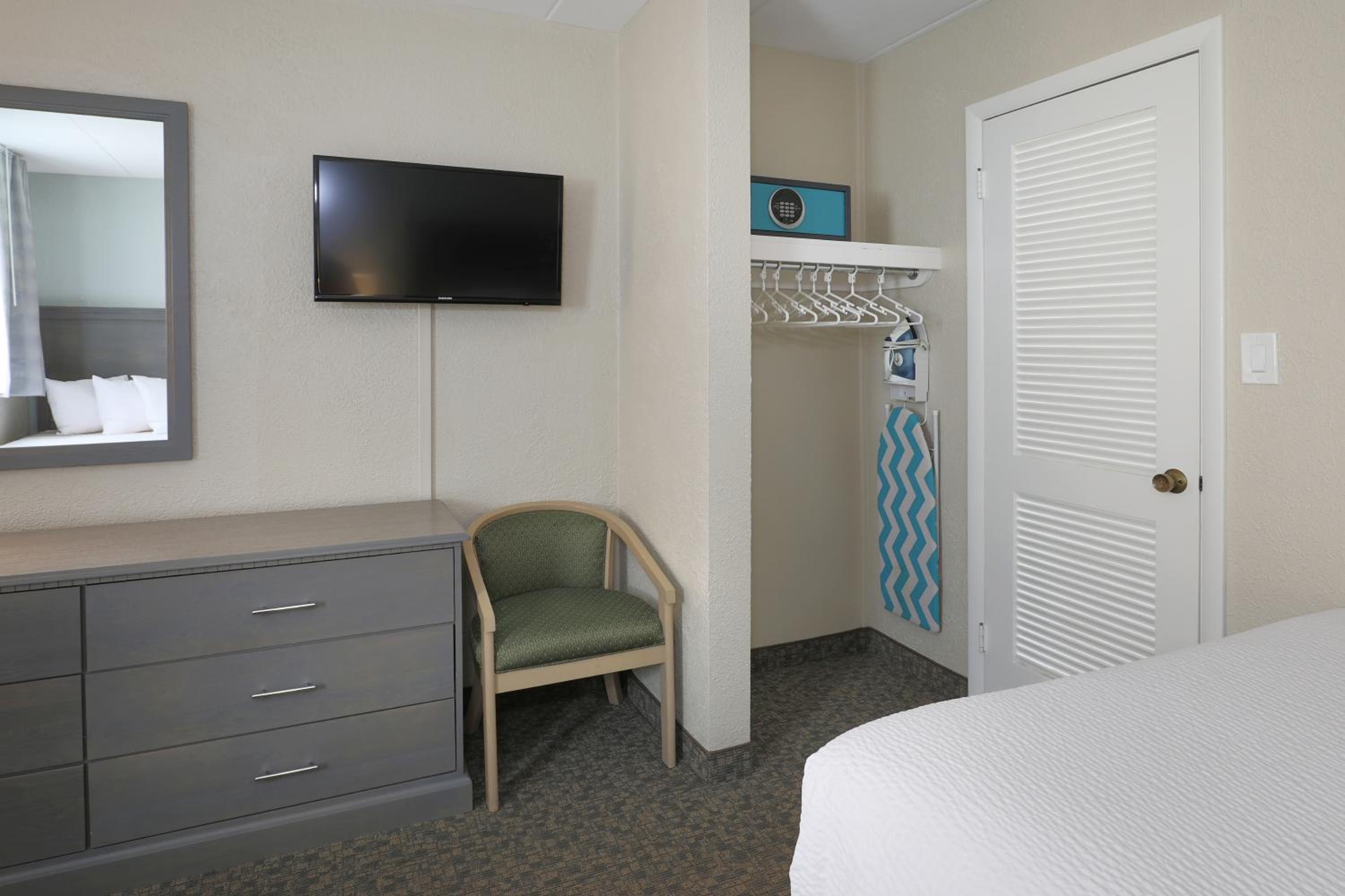 Two Room Motel Suite  photo 3