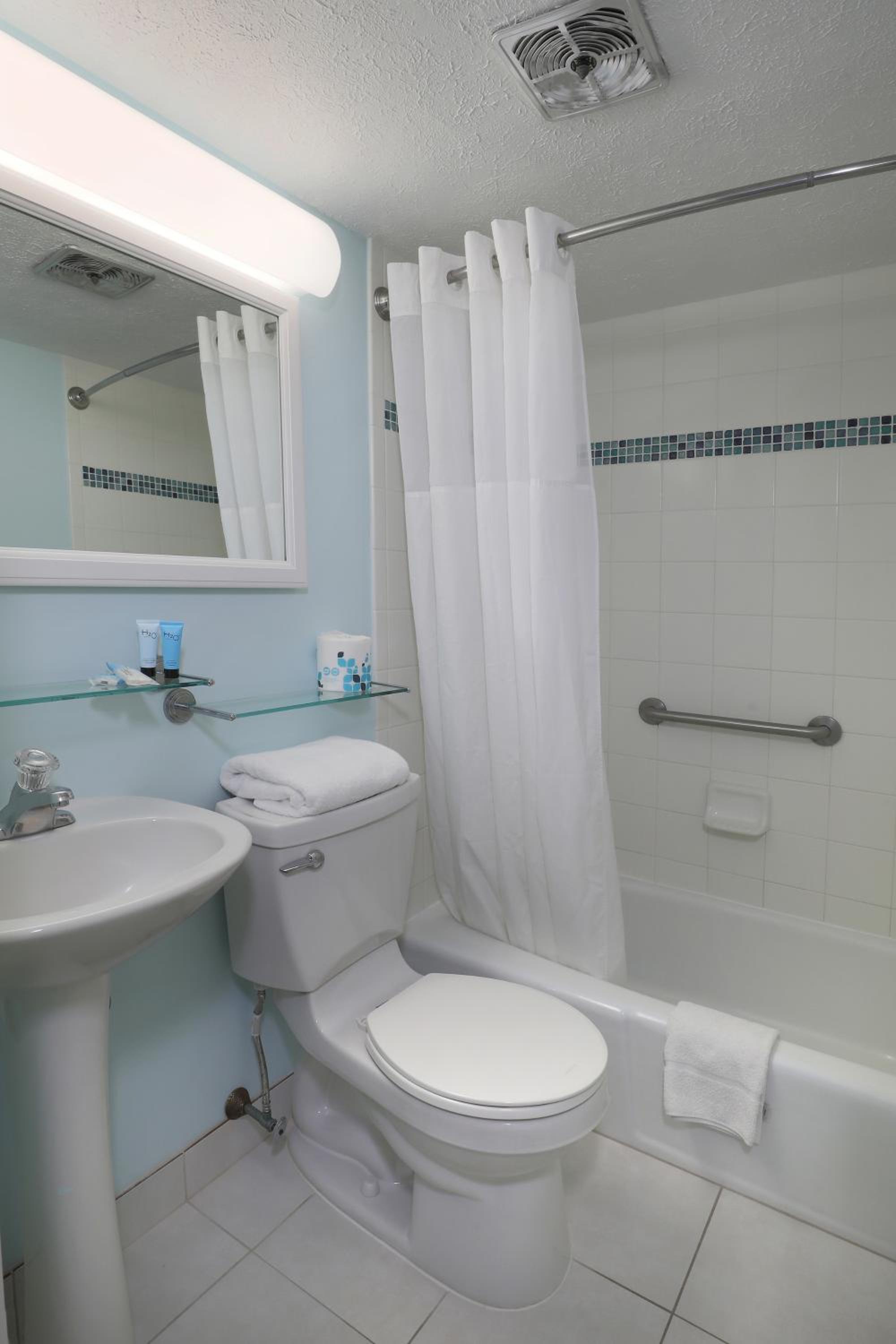 Two Room Motel Suite  photo 2