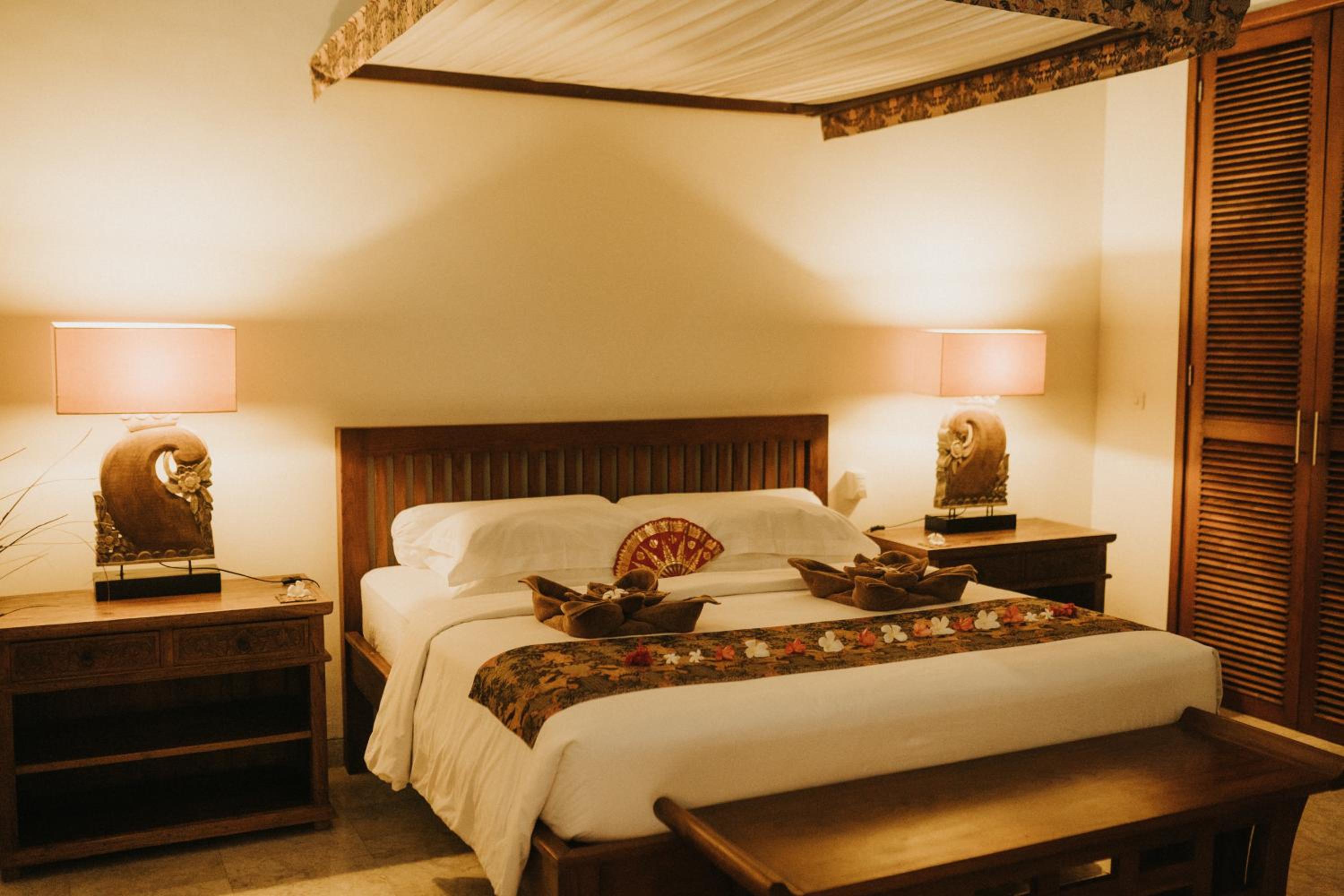 Deluxe King Room photo 2