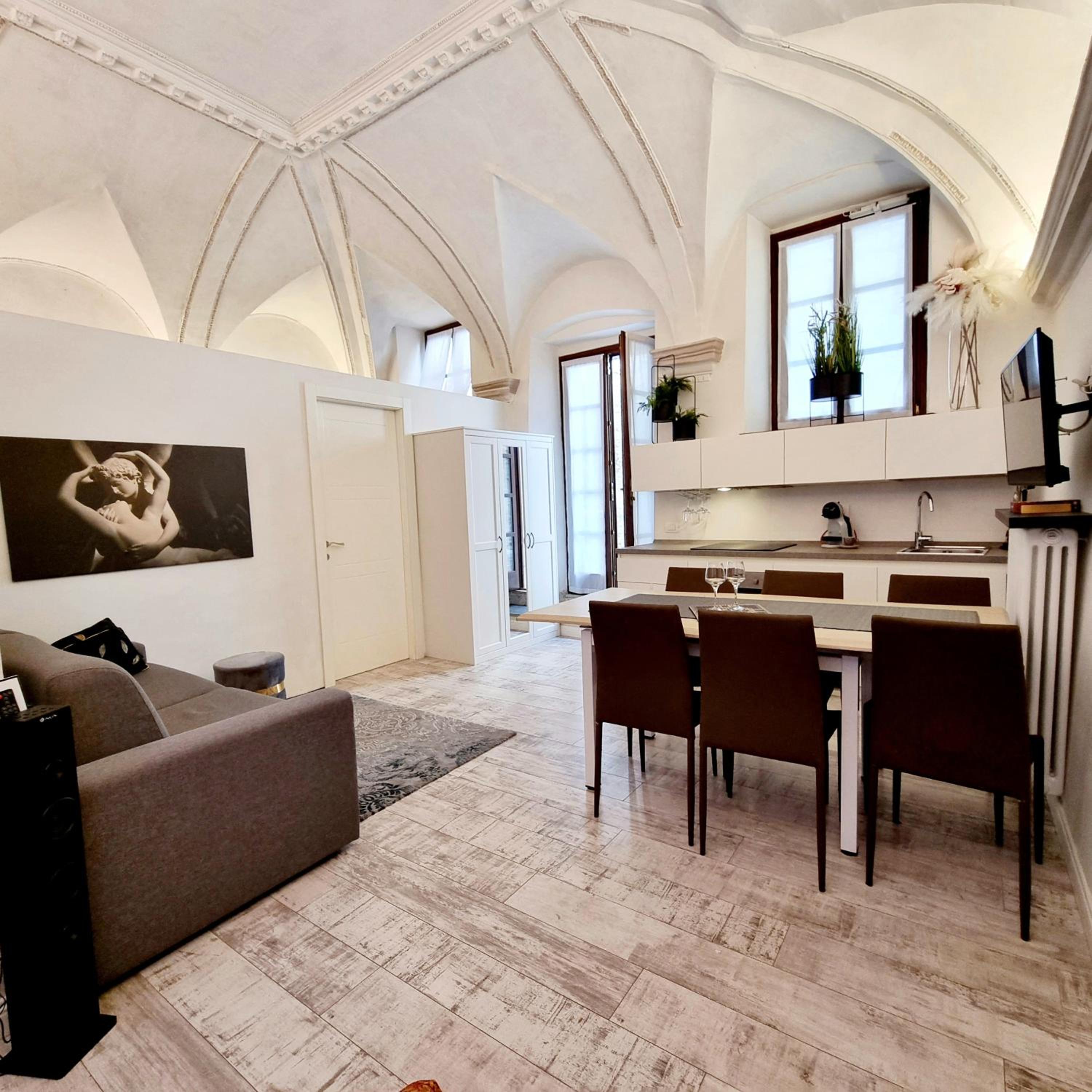 Deluxe Apartment