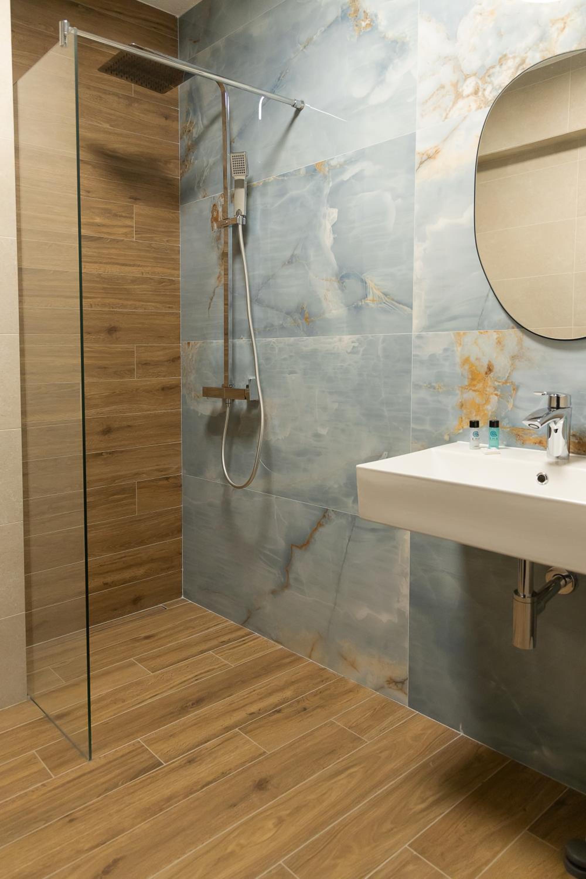 Superior Double Room with Sea View - Photo 7