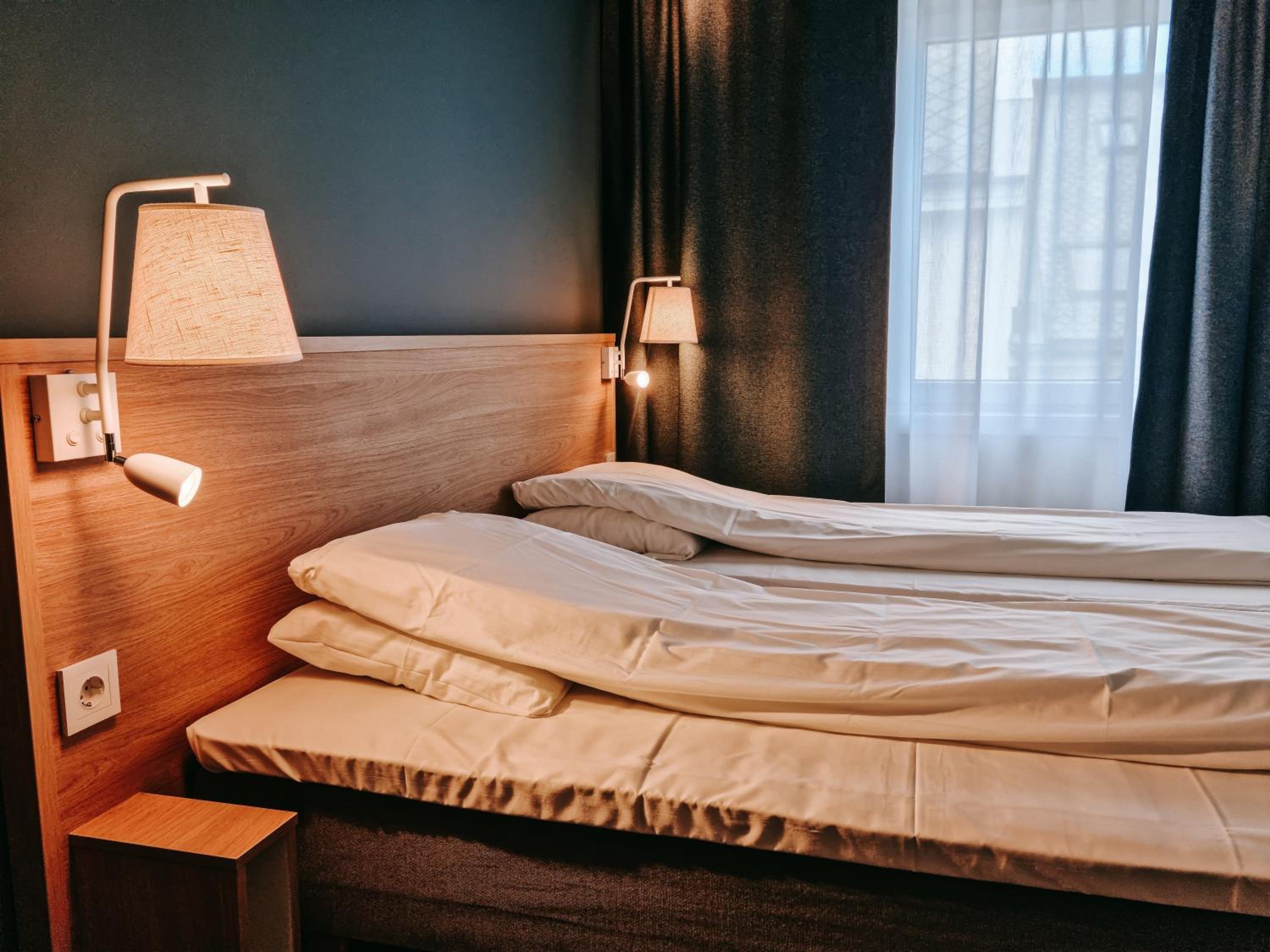 Standard Twin Room - Photo 1