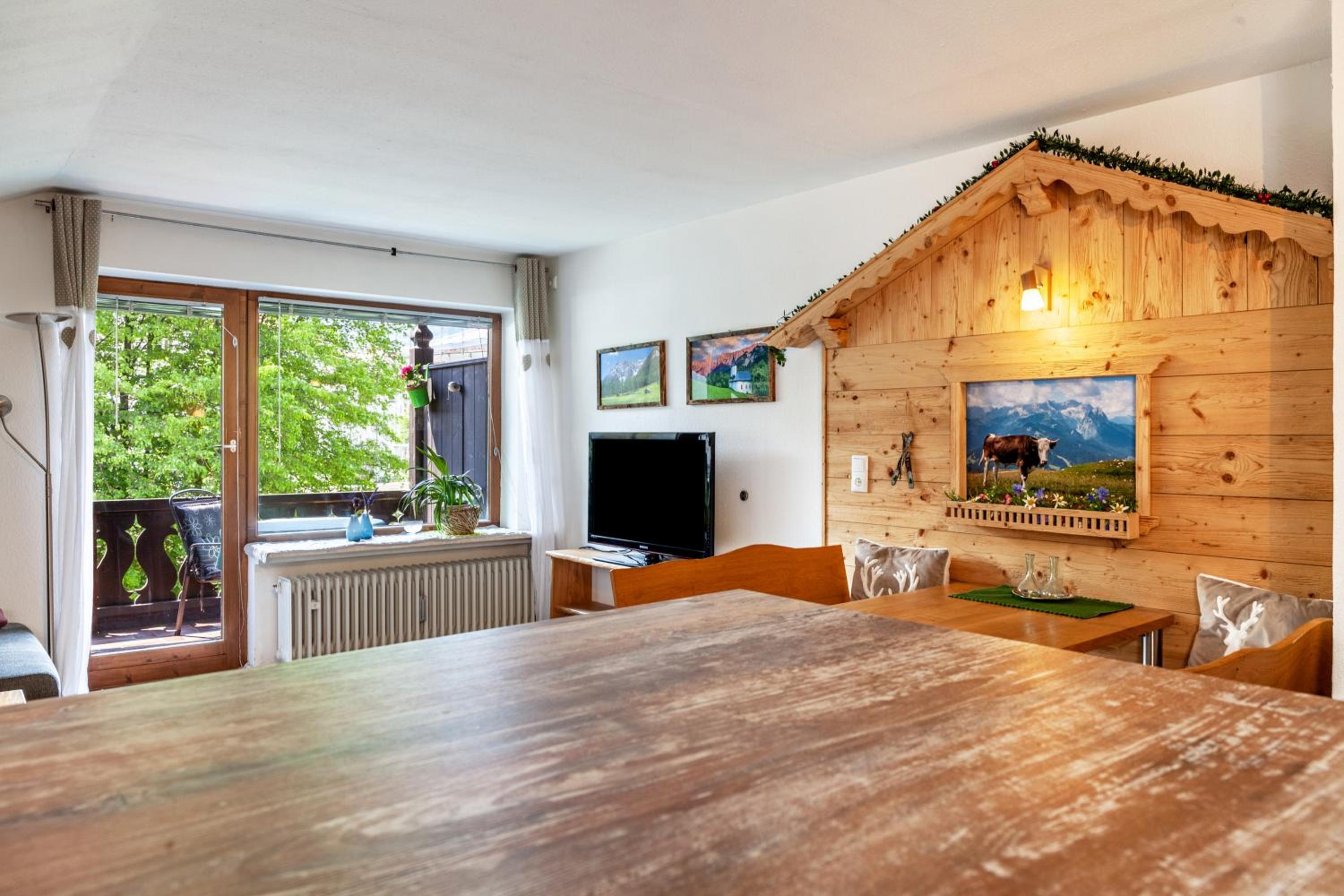 Superior One-Bedroom Apartment with Balcony