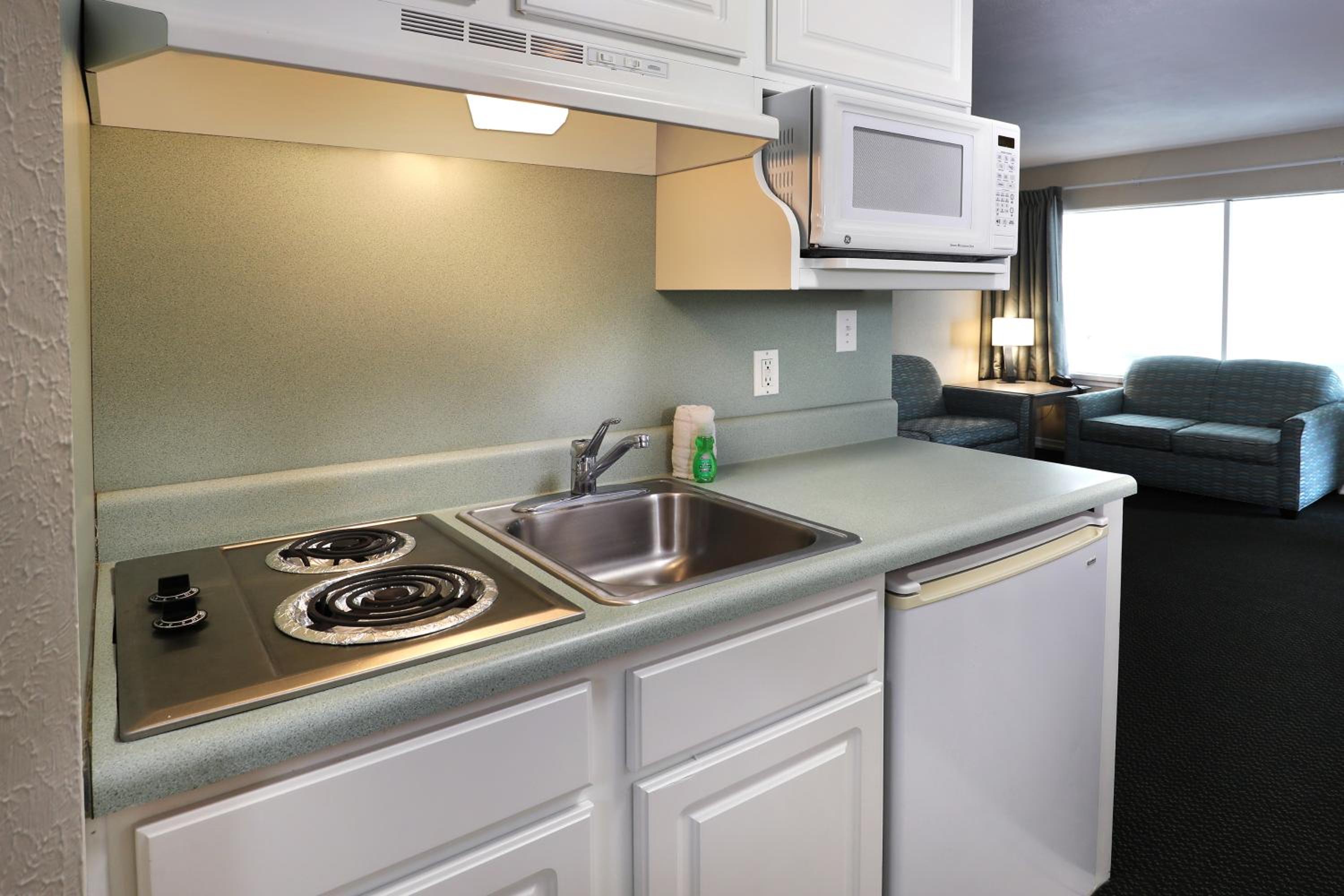 Two Room Kitchen Suite photo 3