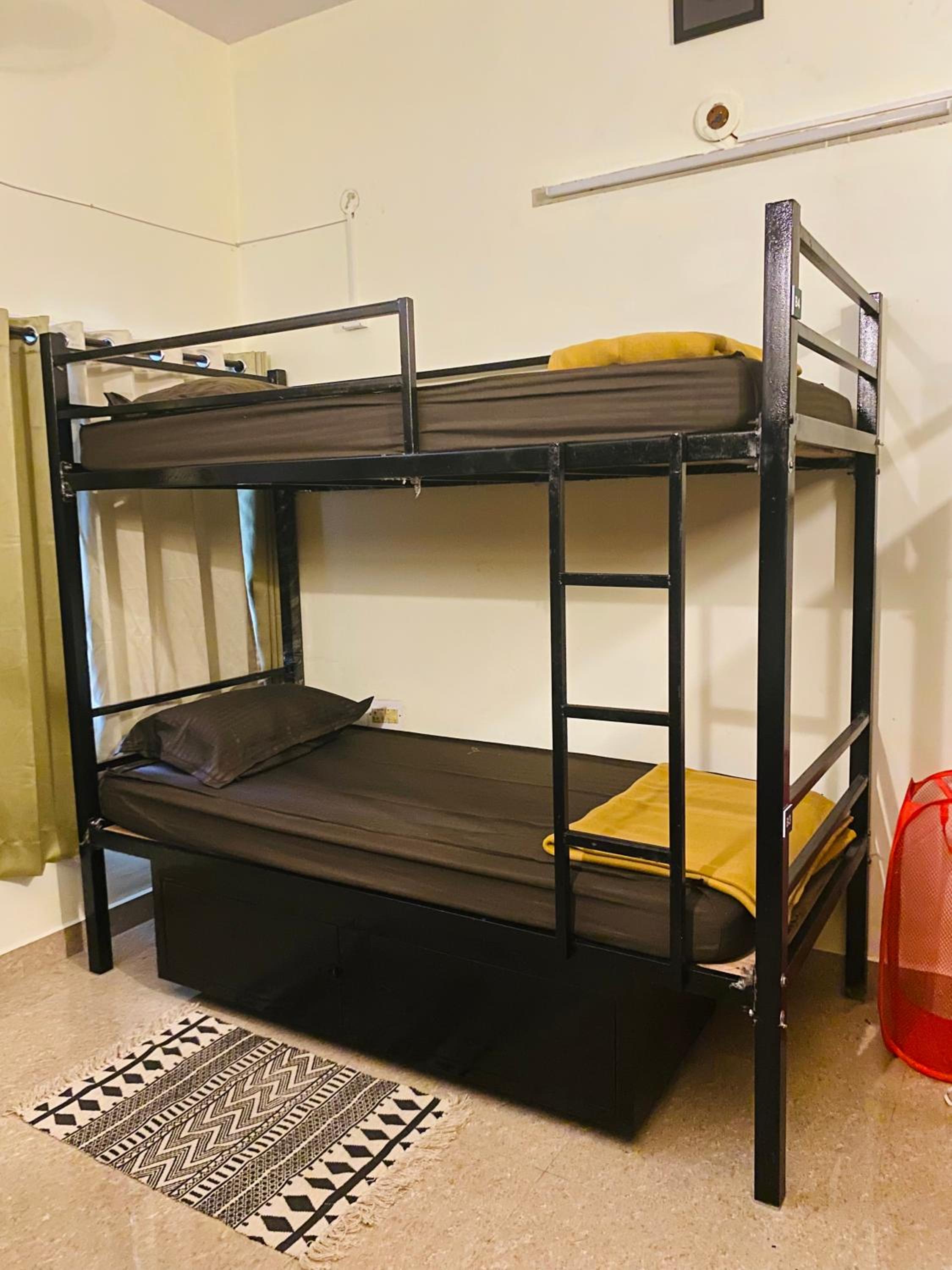 6-Bed Mixed Dormitory Room photo 1