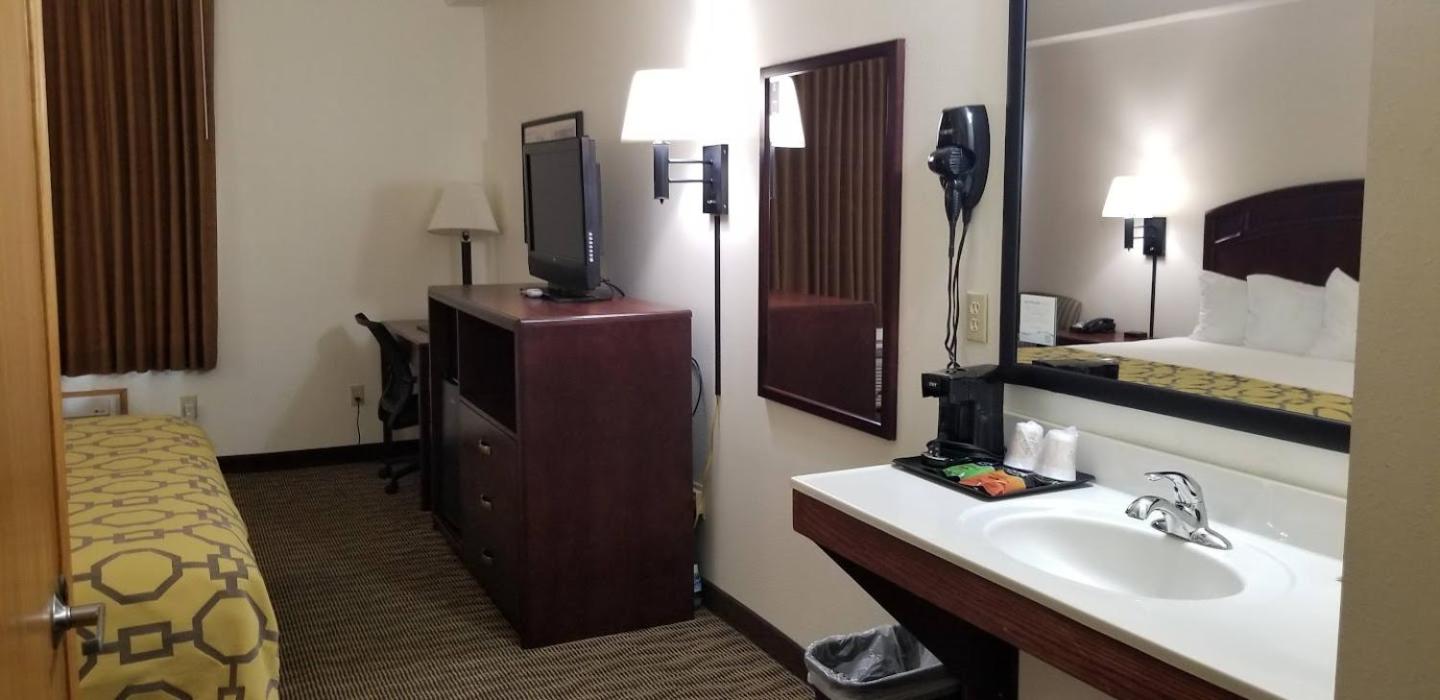 King Room - Mobility Access/Non-Smoking photo 1
