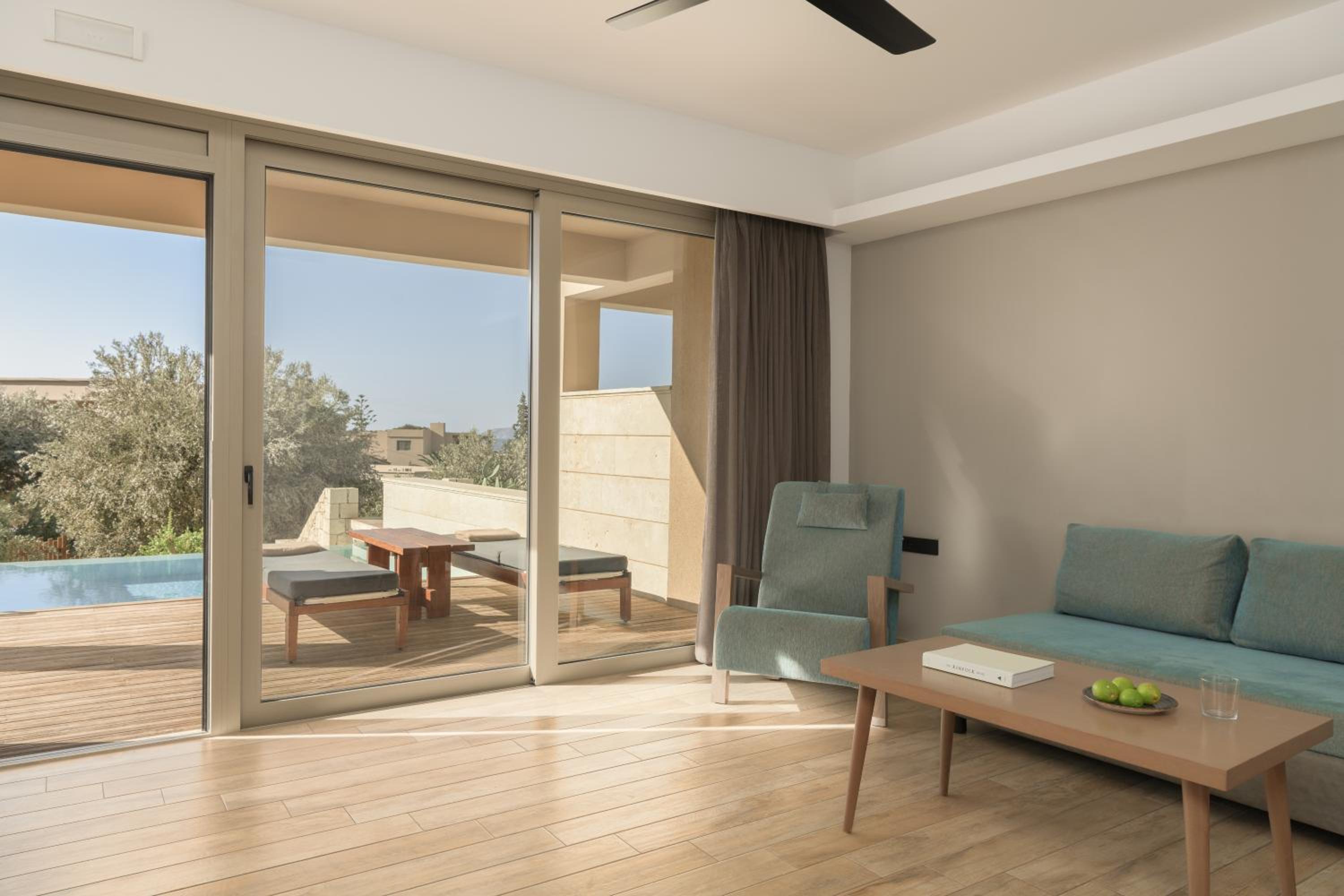 Suite 1 Bedroom Private pool Garden view (min. Age 8 Years Old)
