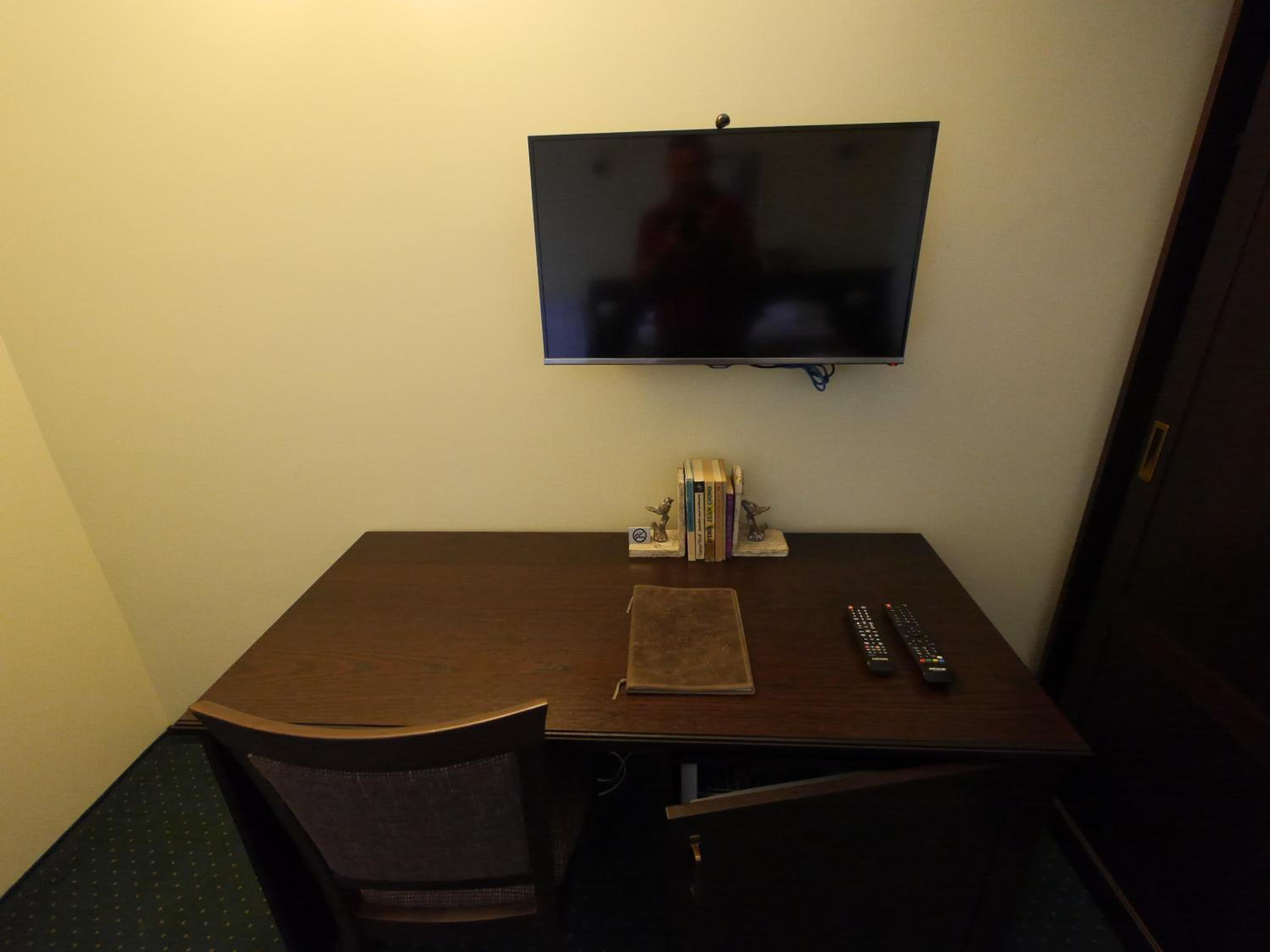 Double or Twin Room with Balcony - Photo 3