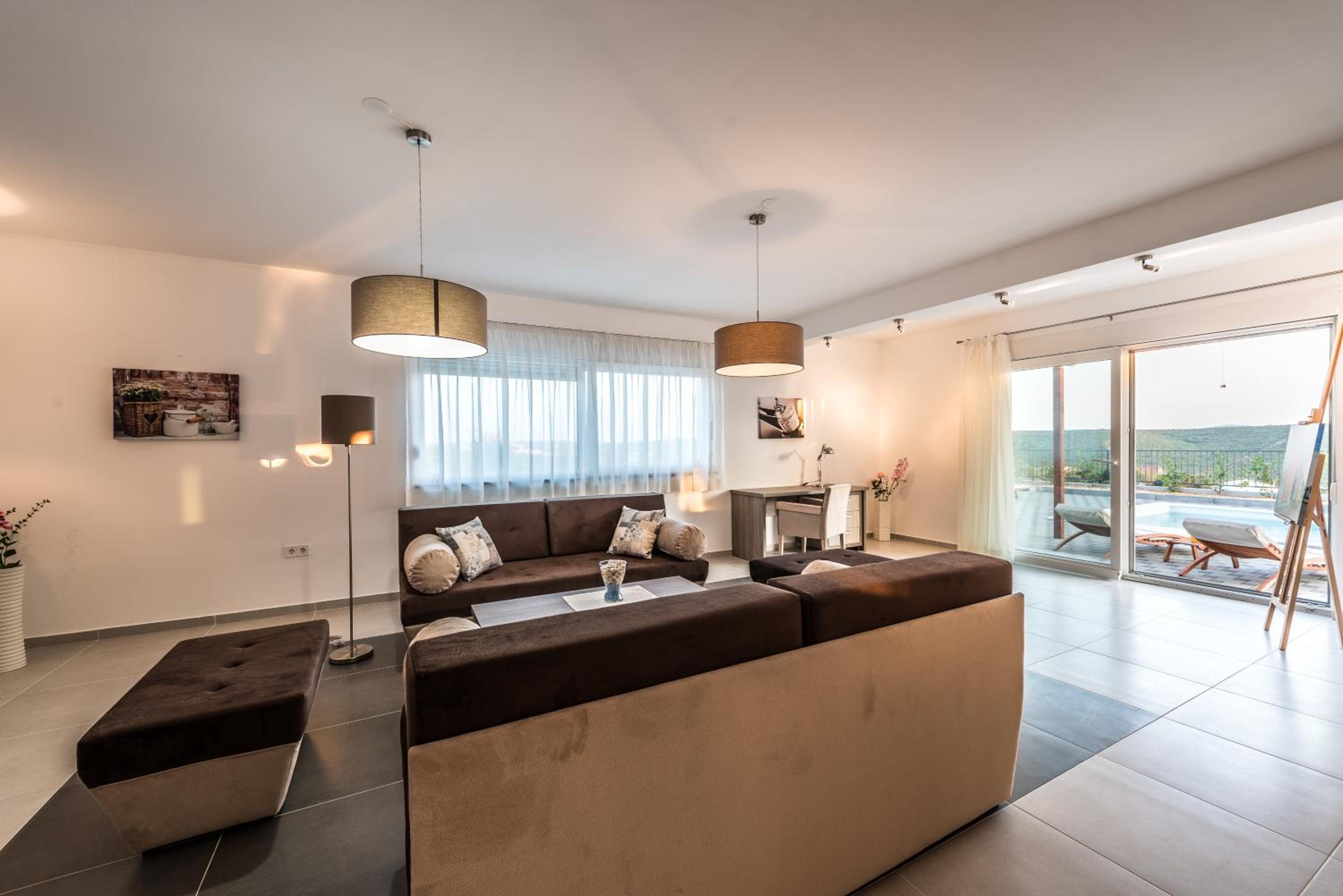 Four-Bedroom Villa photo 1
