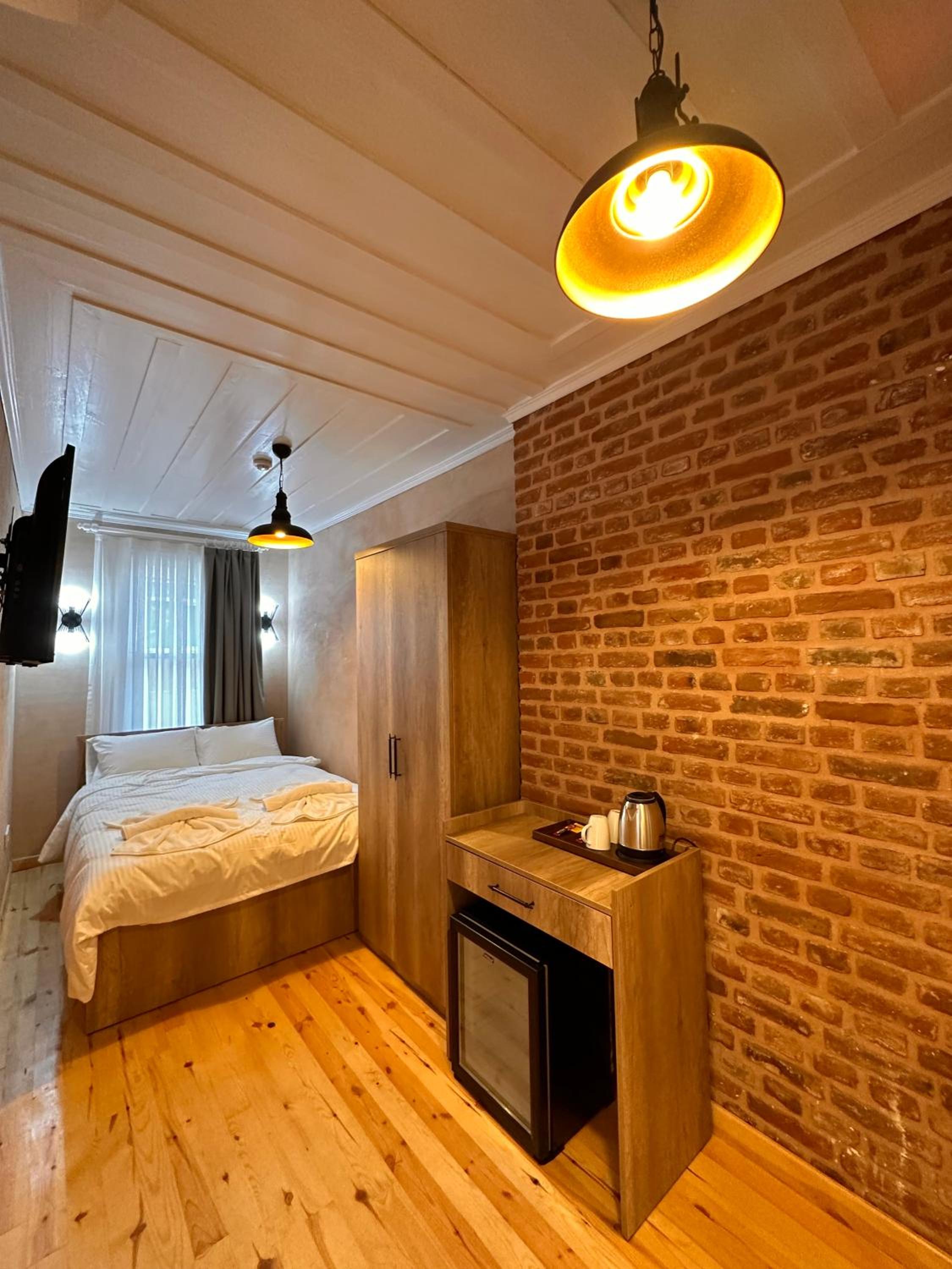 Budget Double Room photo 1
