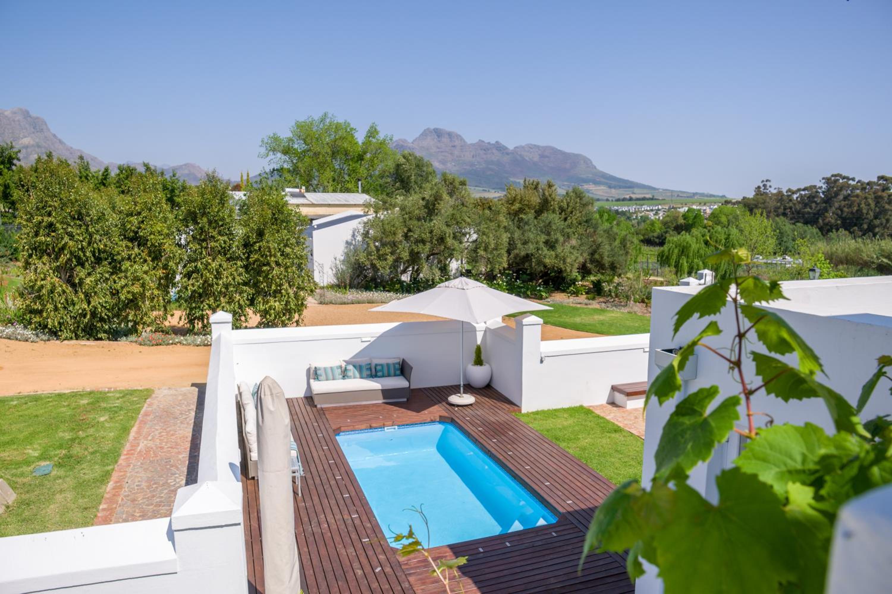 Four-Bedroom House - Photo 19