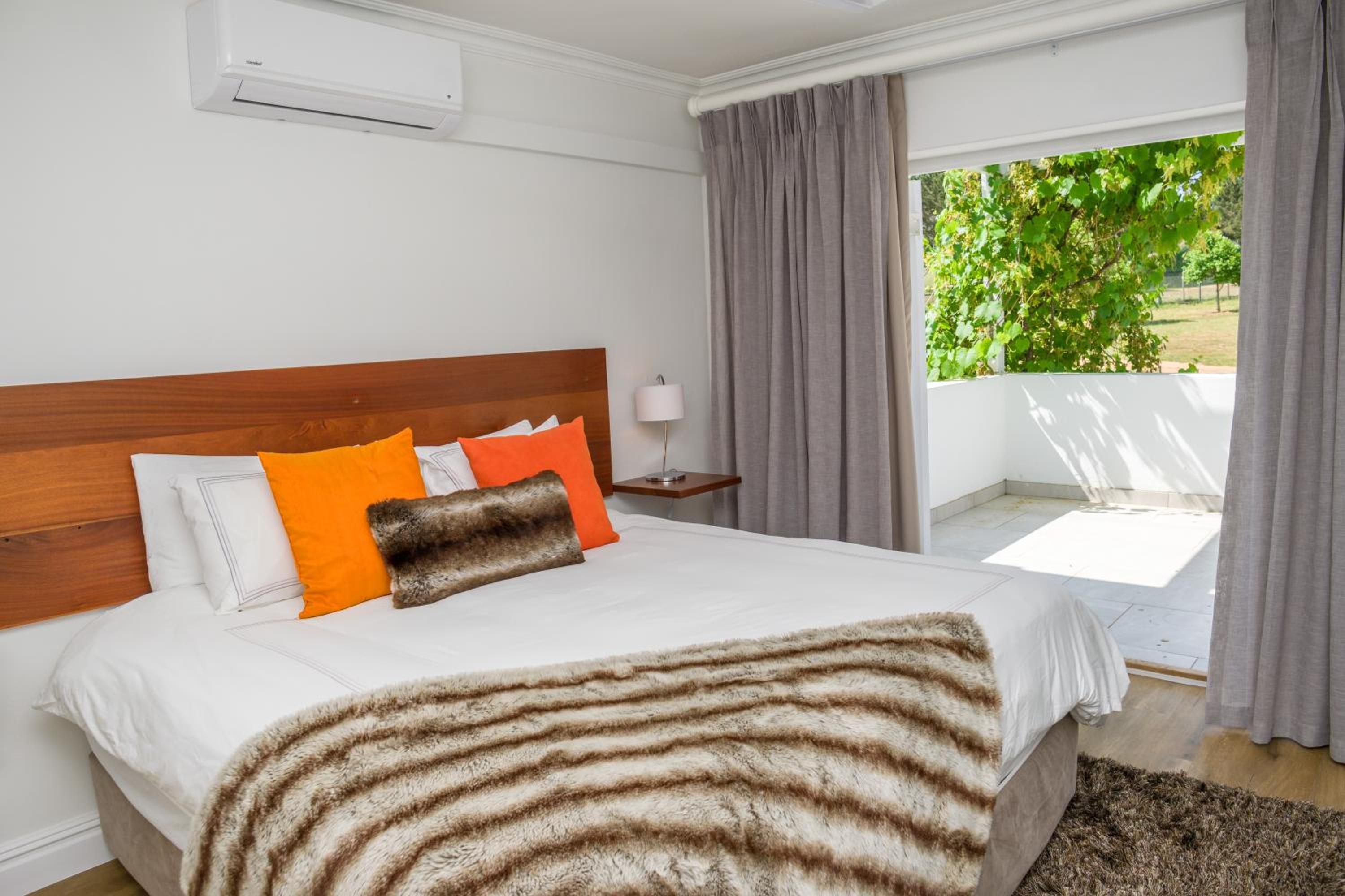Four-Bedroom House - Photo 10