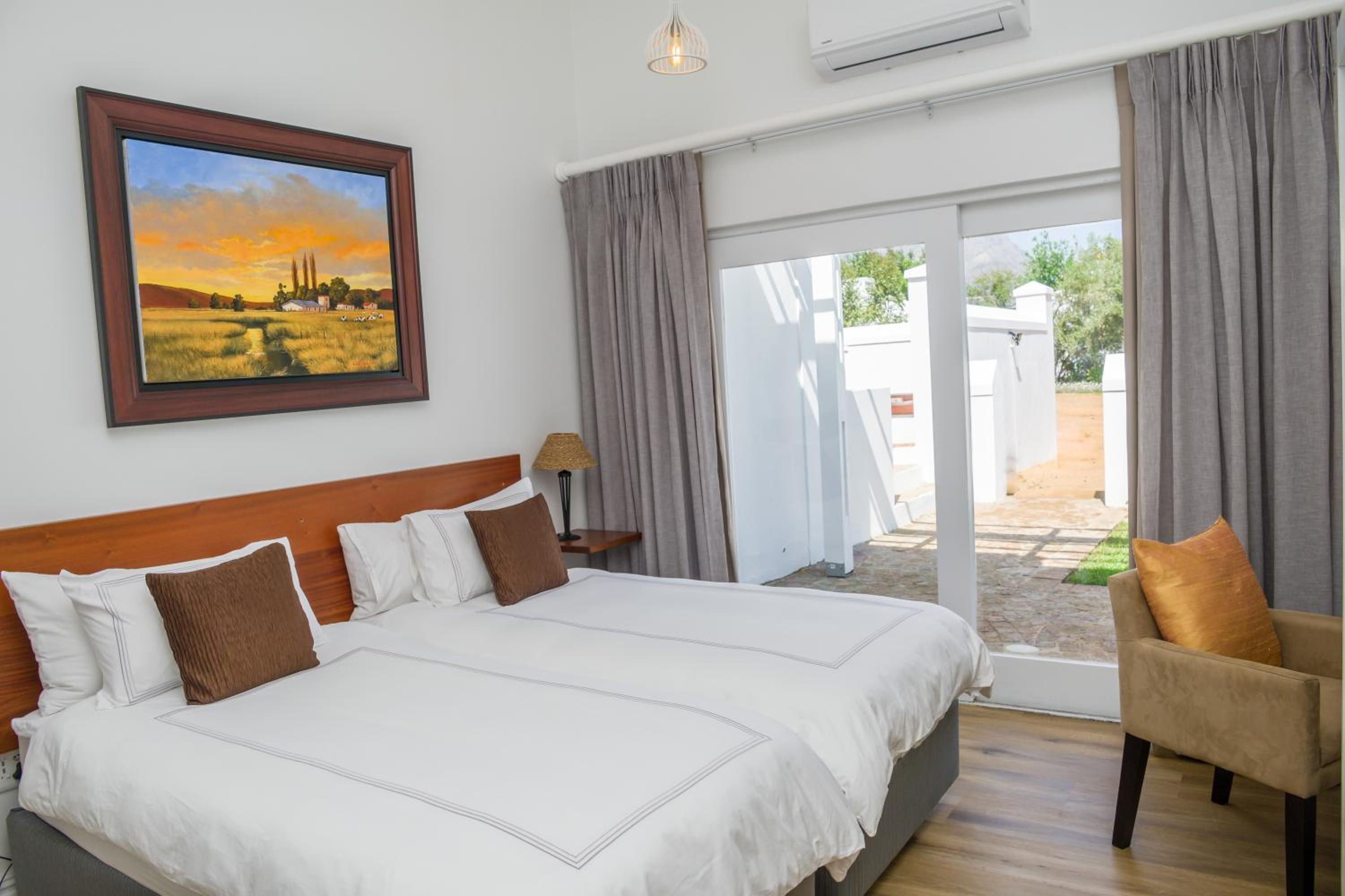 Four-Bedroom House - Photo 20