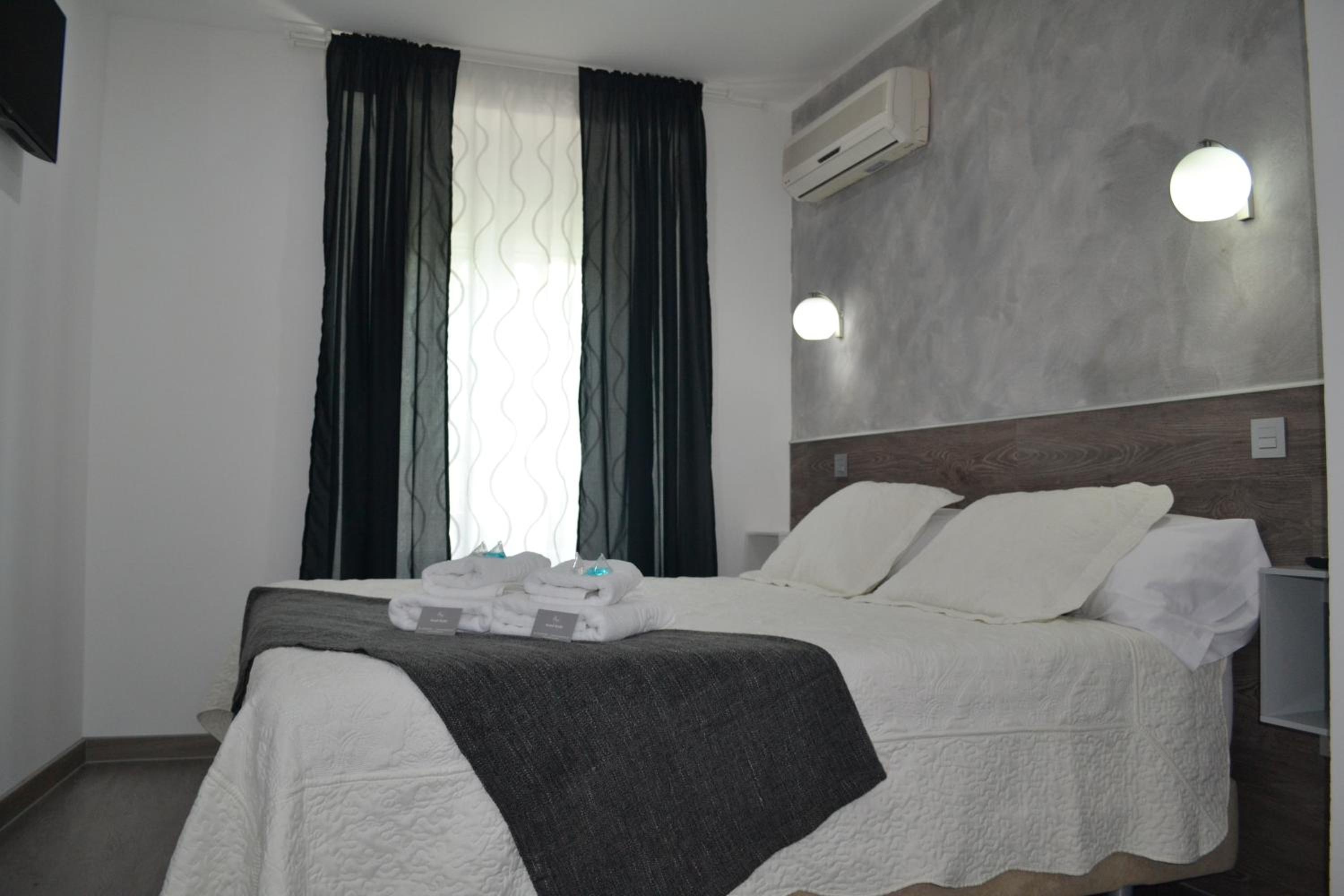 Deluxe Double with Balcony photo 2