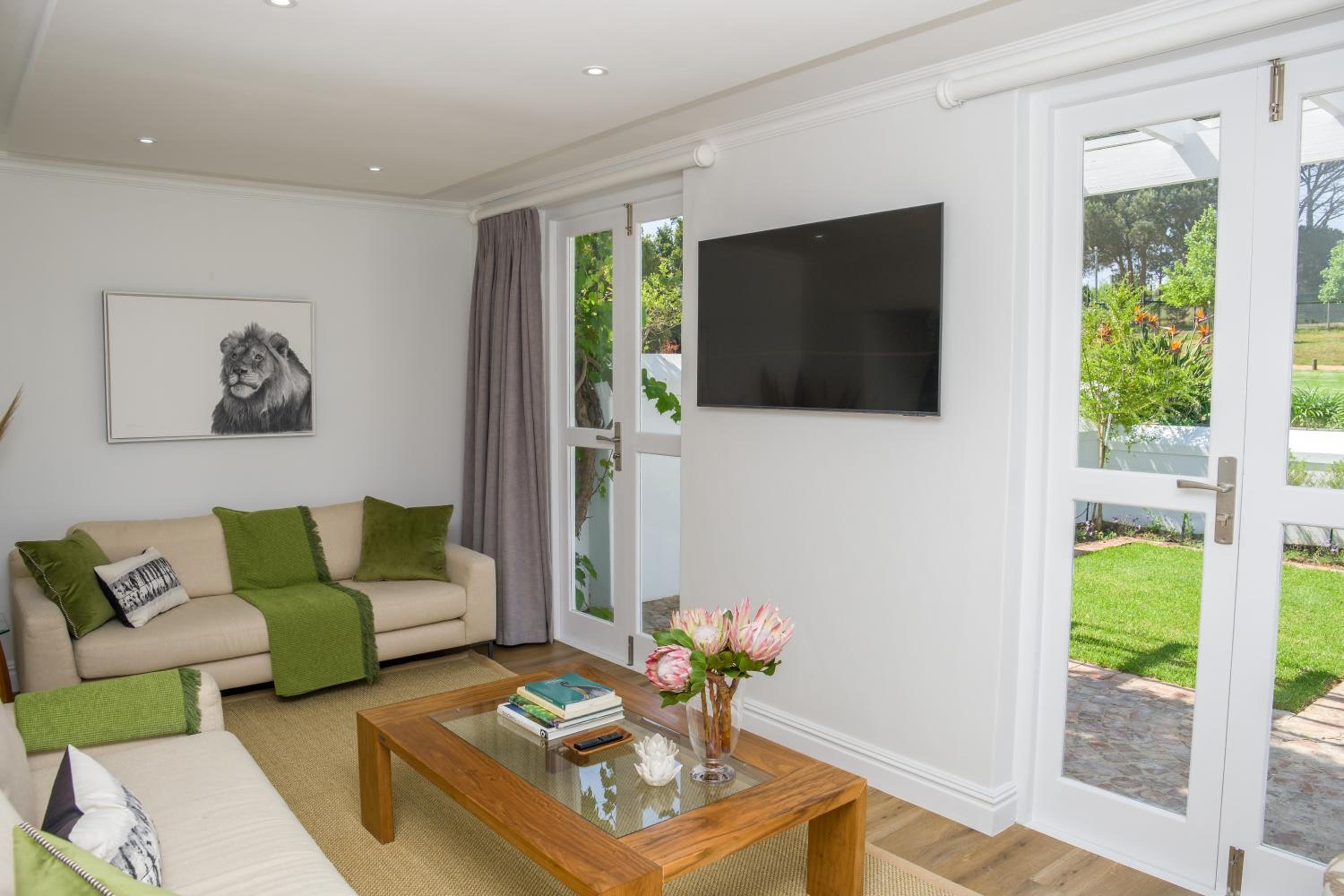 Four-Bedroom House - Photo 14