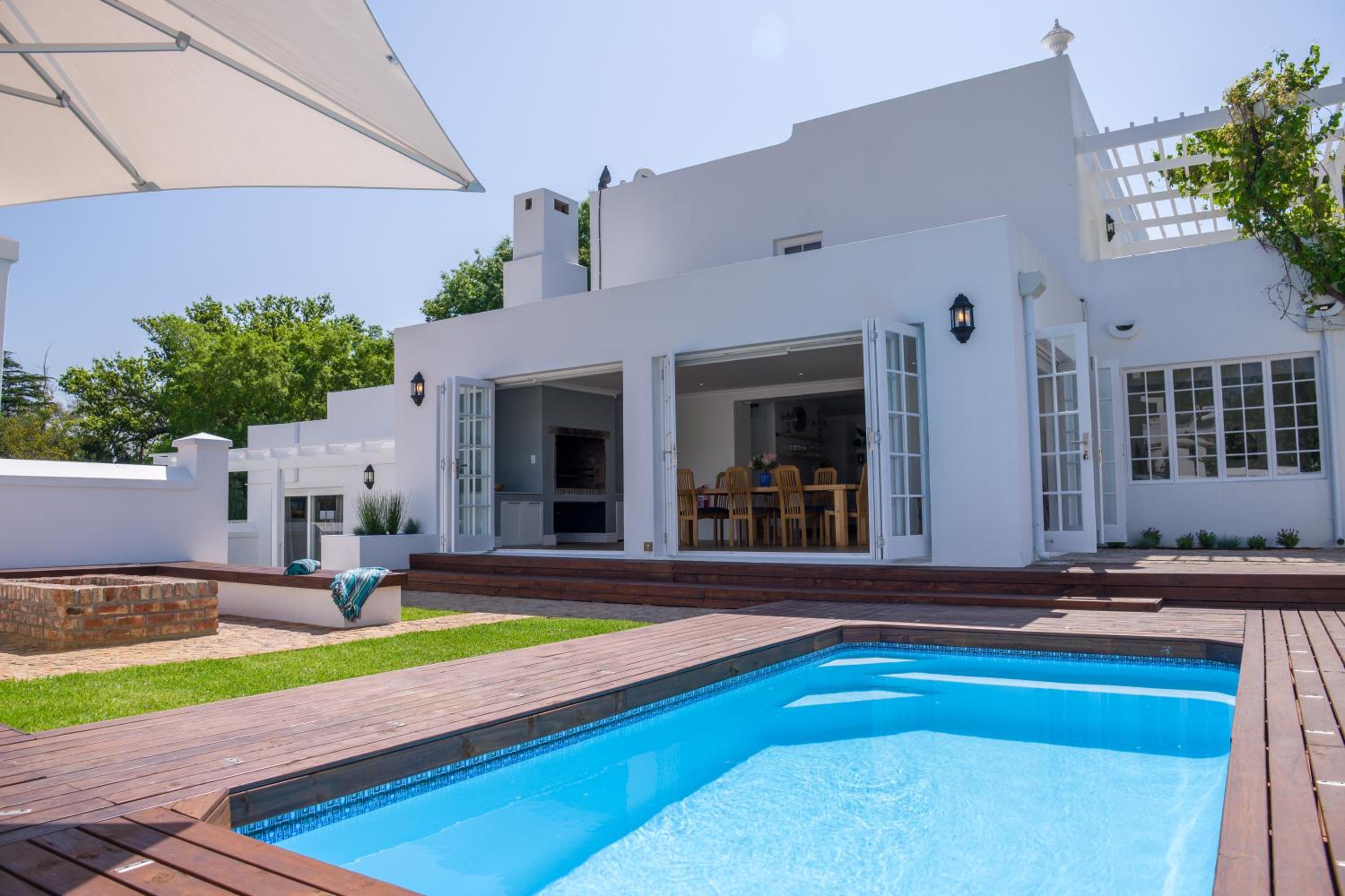 Four-Bedroom House - Photo 7