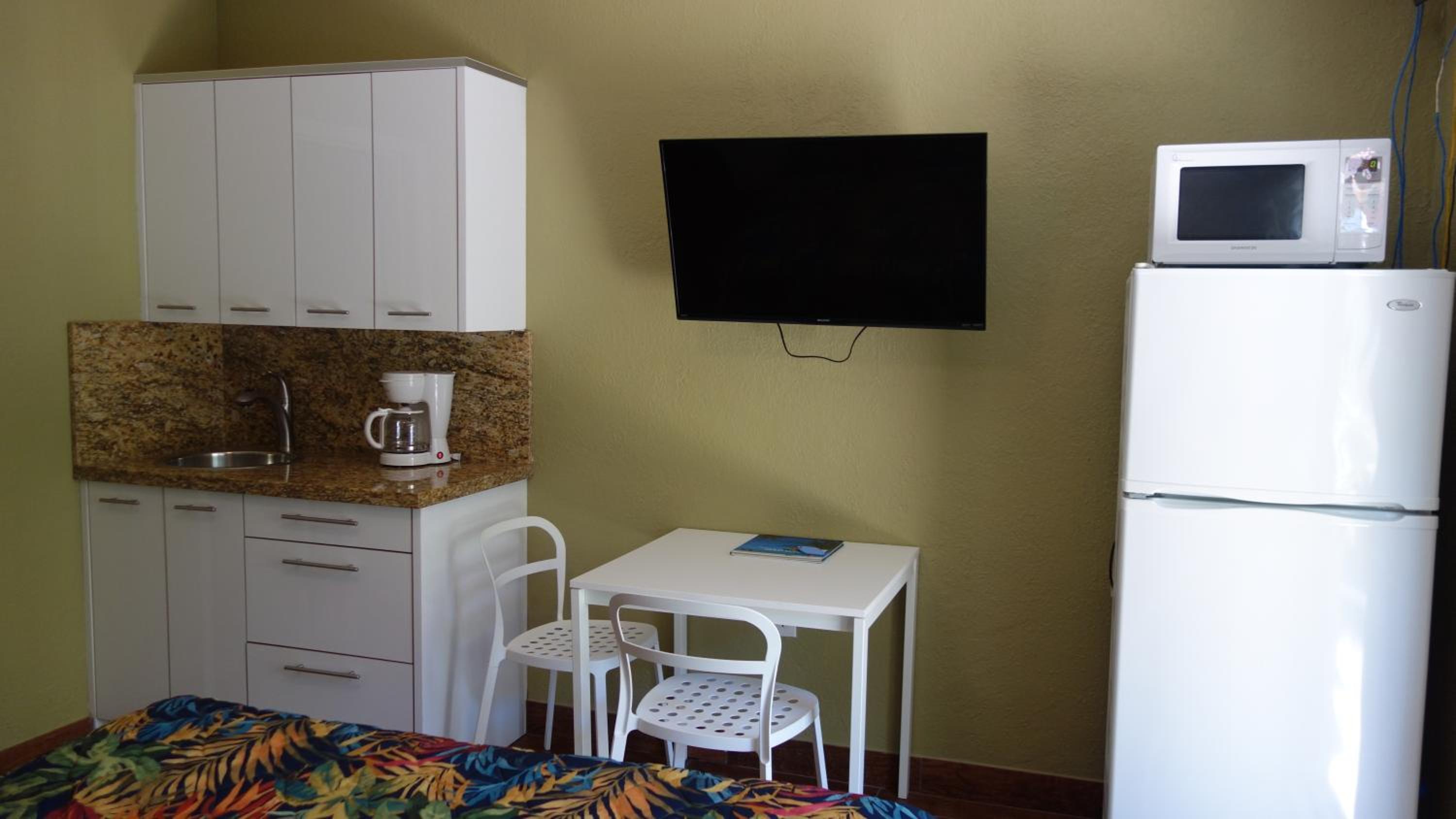 Standard  Room - Photo 10