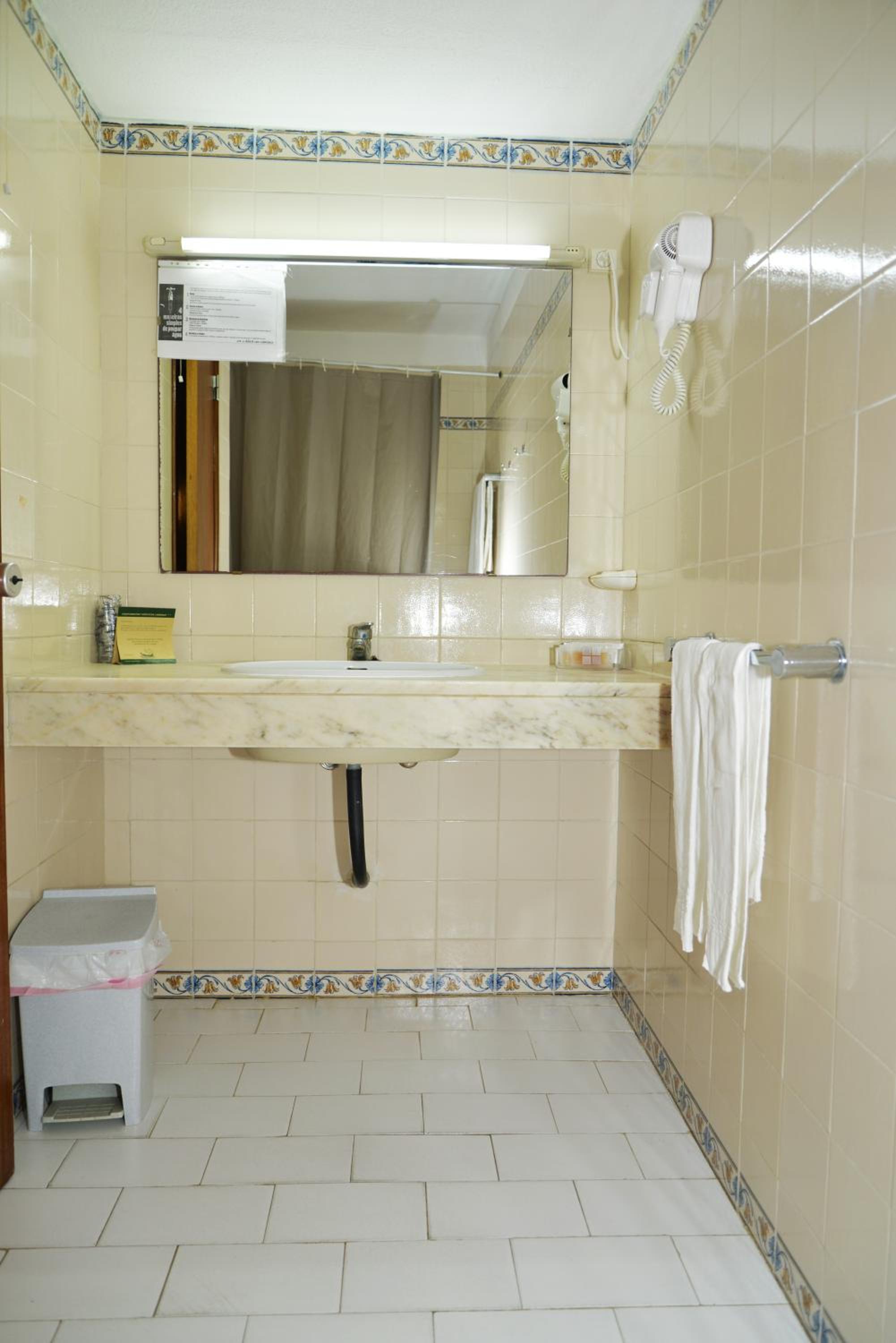 One-Bedroom Apartment (2 Adults) - Photo 3
