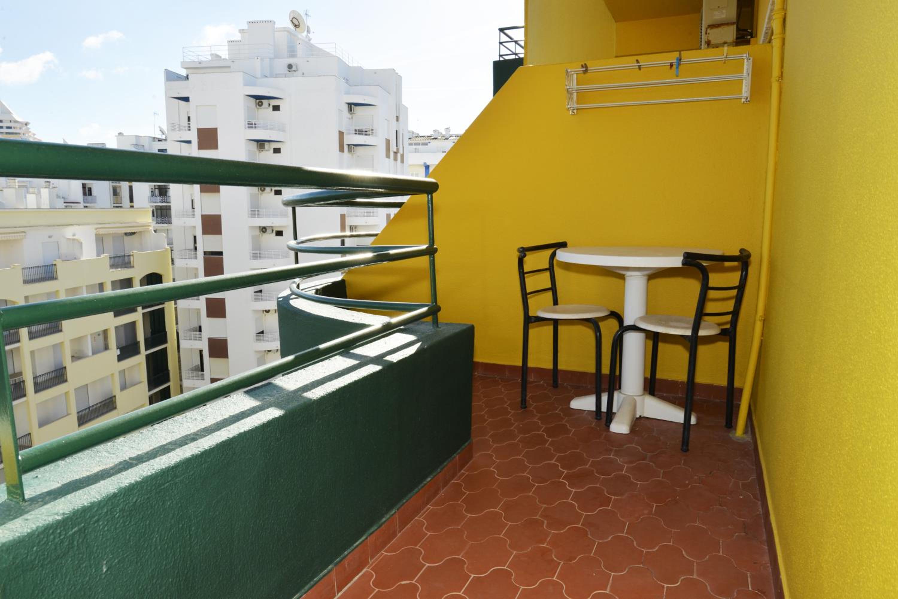 One-Bedroom Apartment (4 Adults) - Photo 3