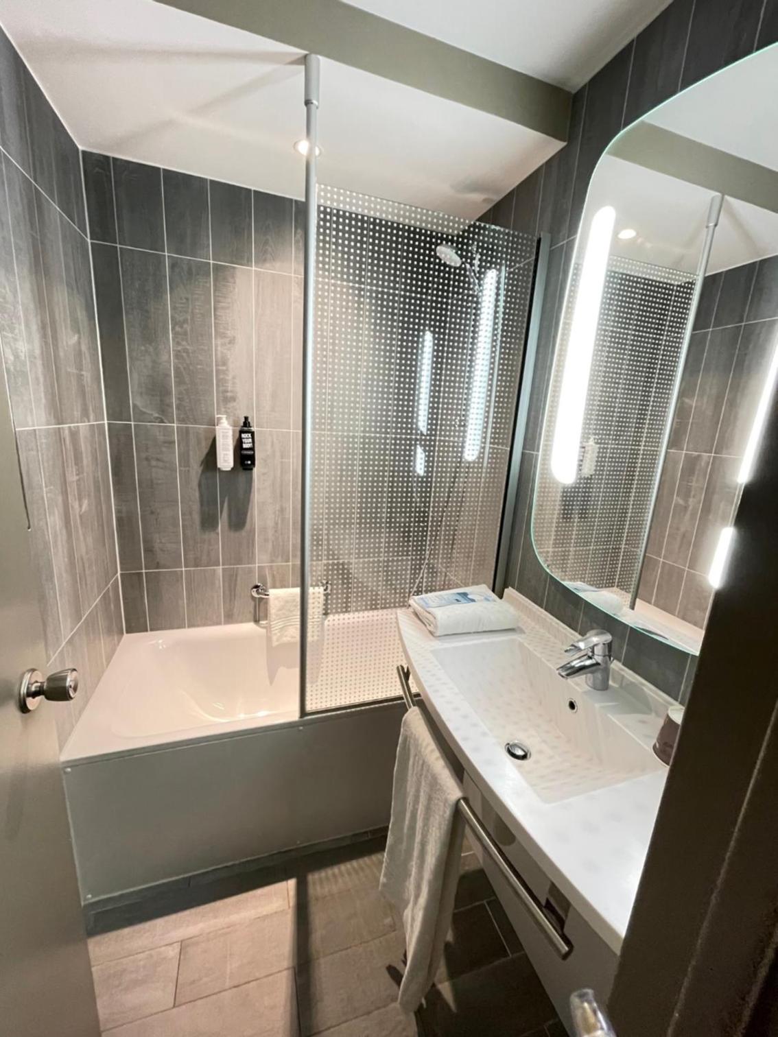 Premium Double Room - Photo 3