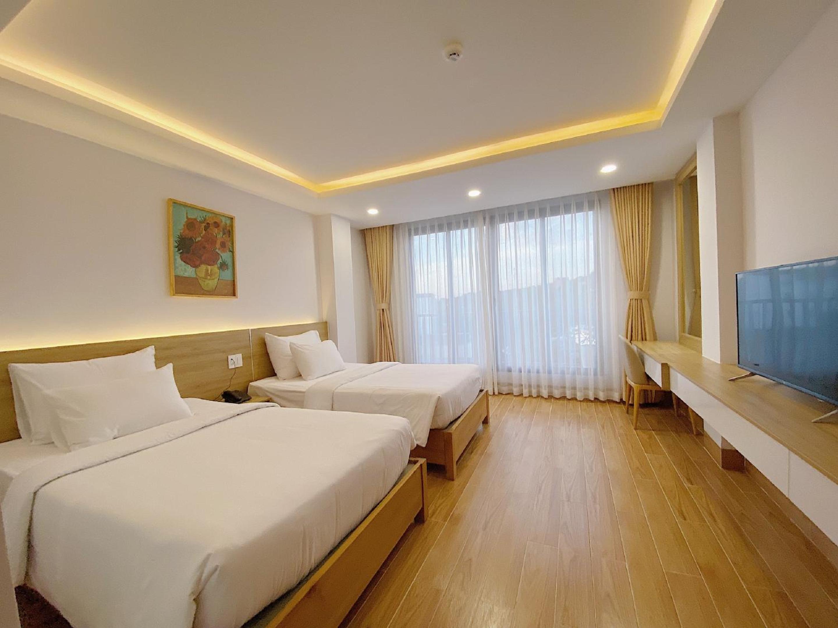 Triple Room with Balcony