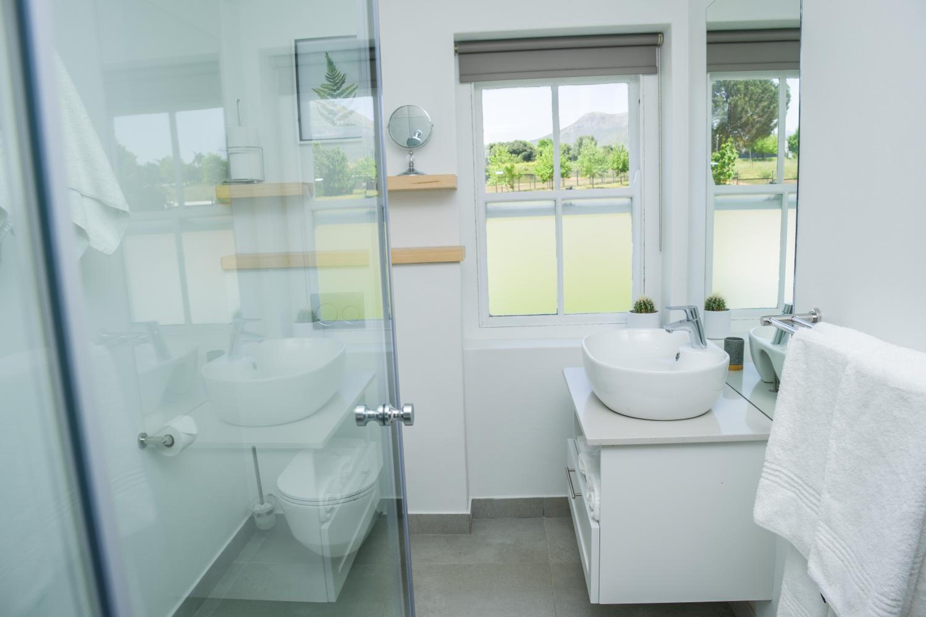 Three-Bedroom House - Photo 8