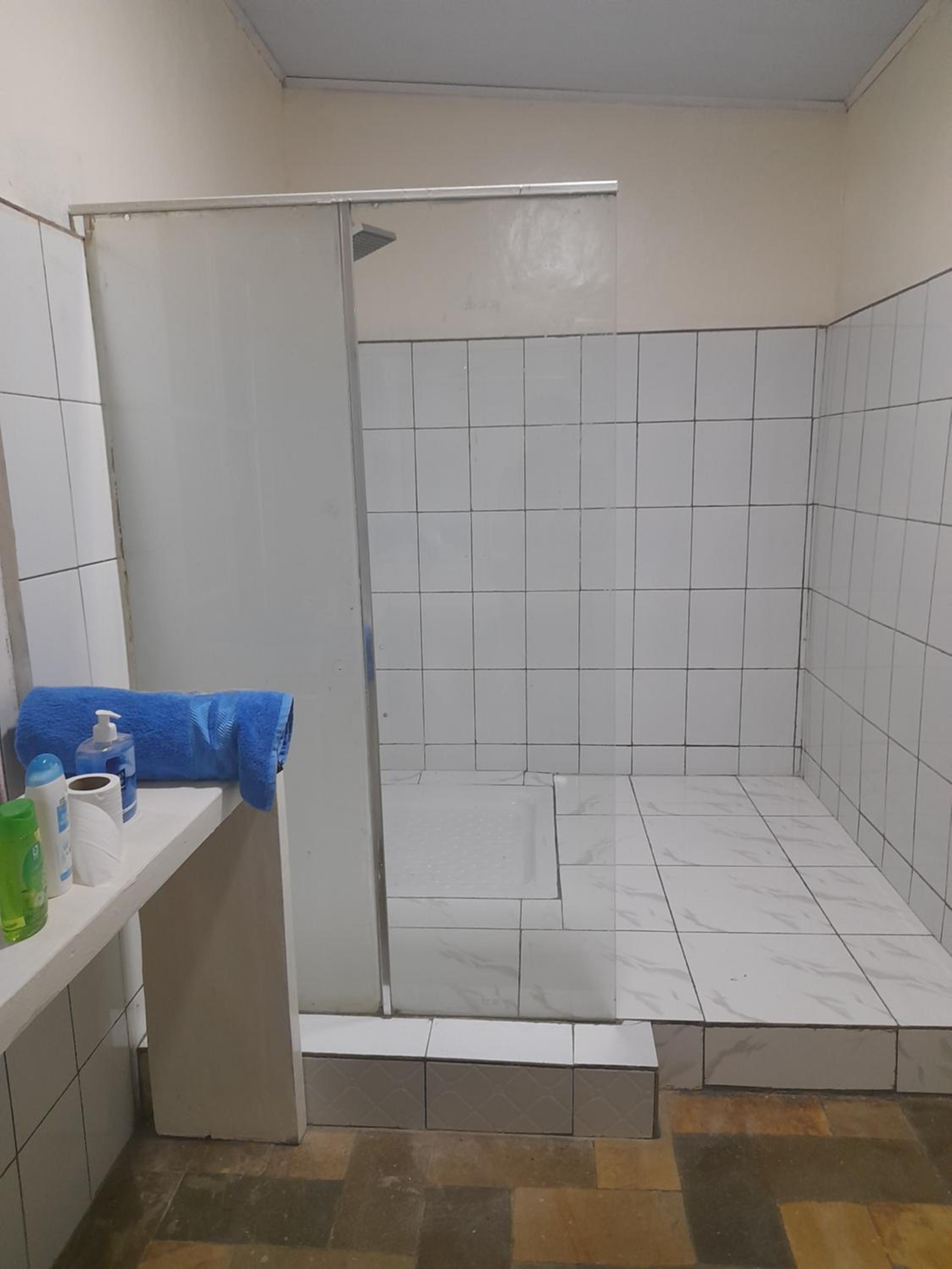 Double Room with Private Bathroom photo 2