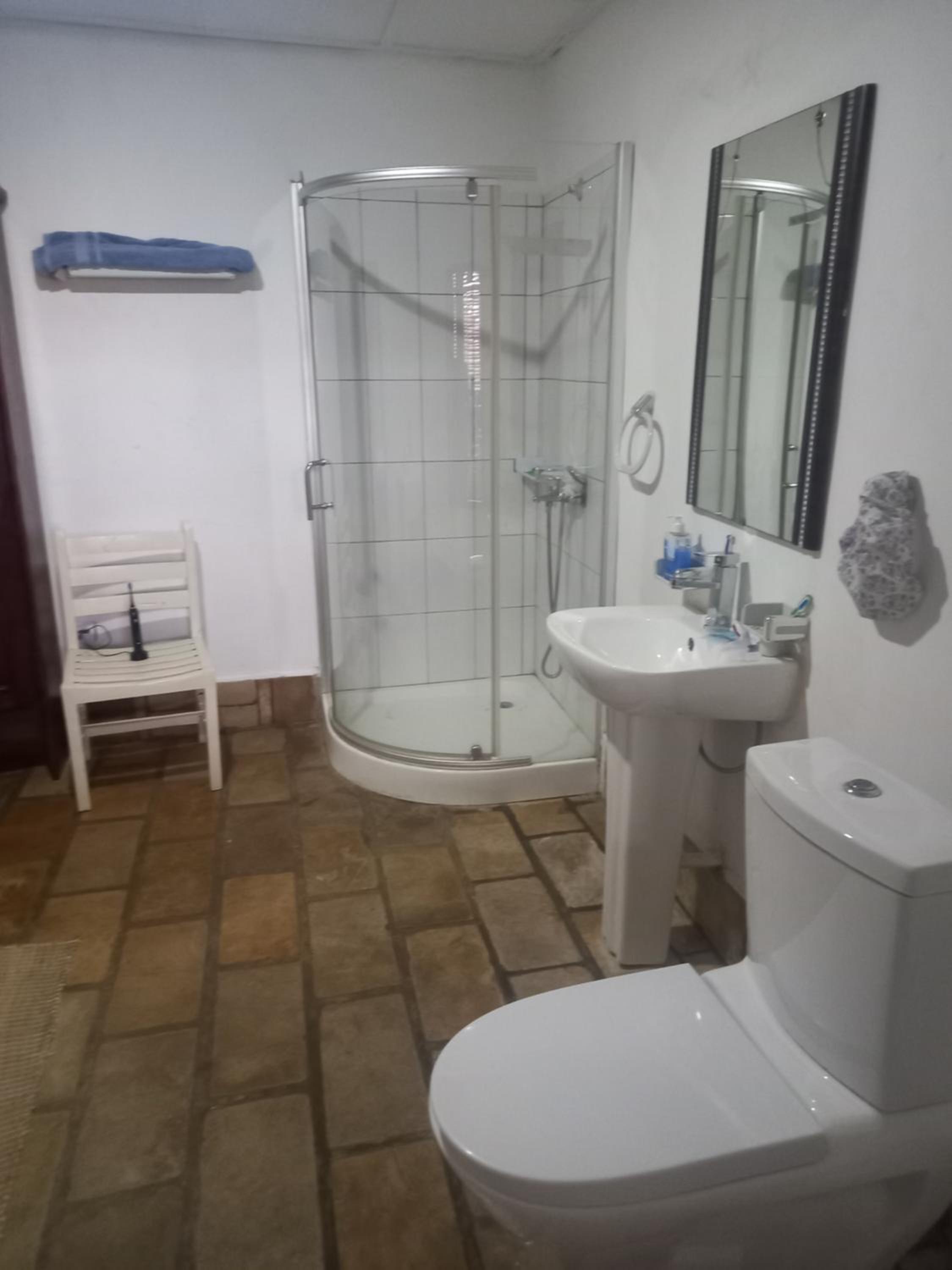 Double Room with Private Bathroom photo 3