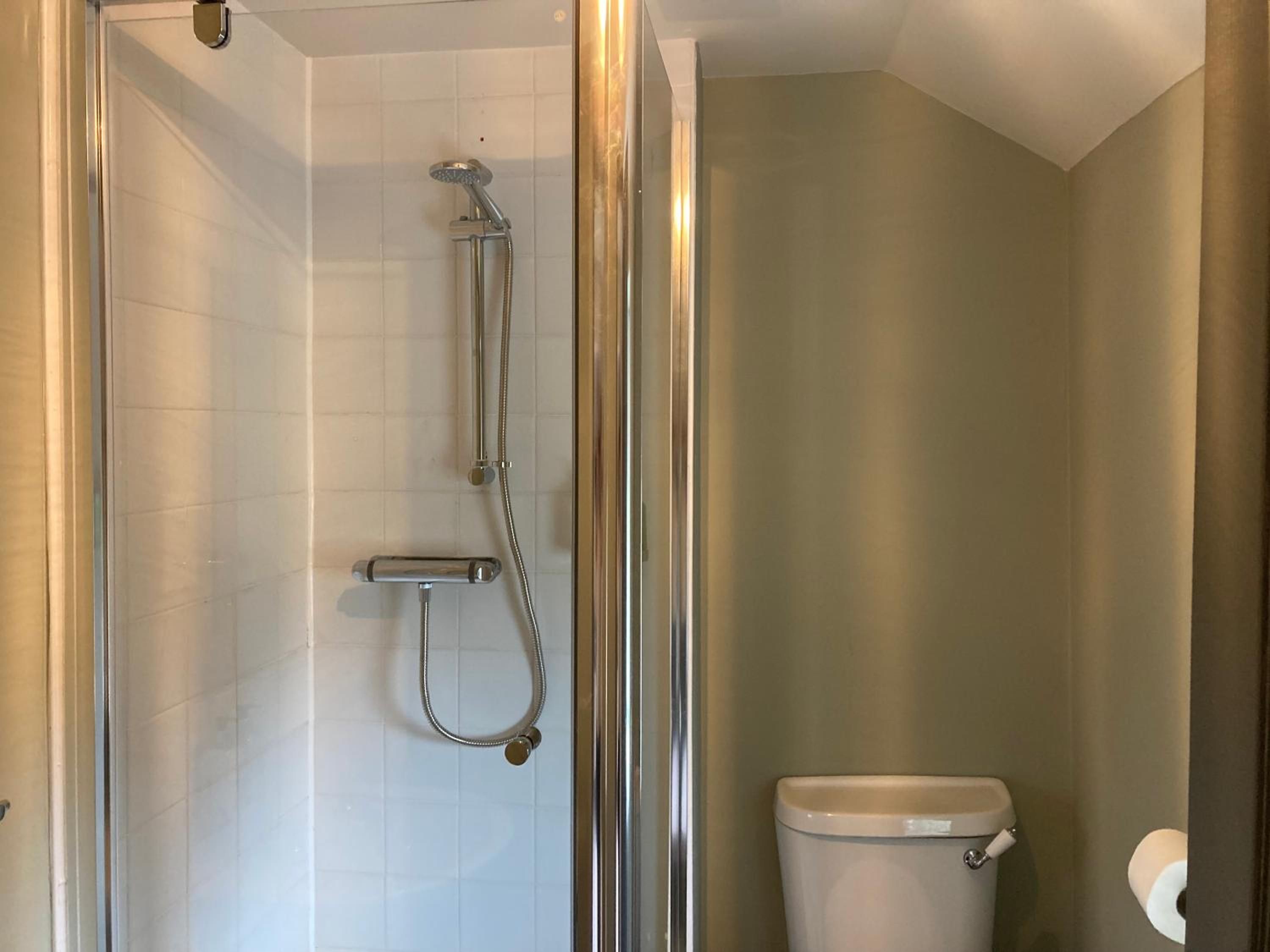 Double Room with Balcony - Photo 6