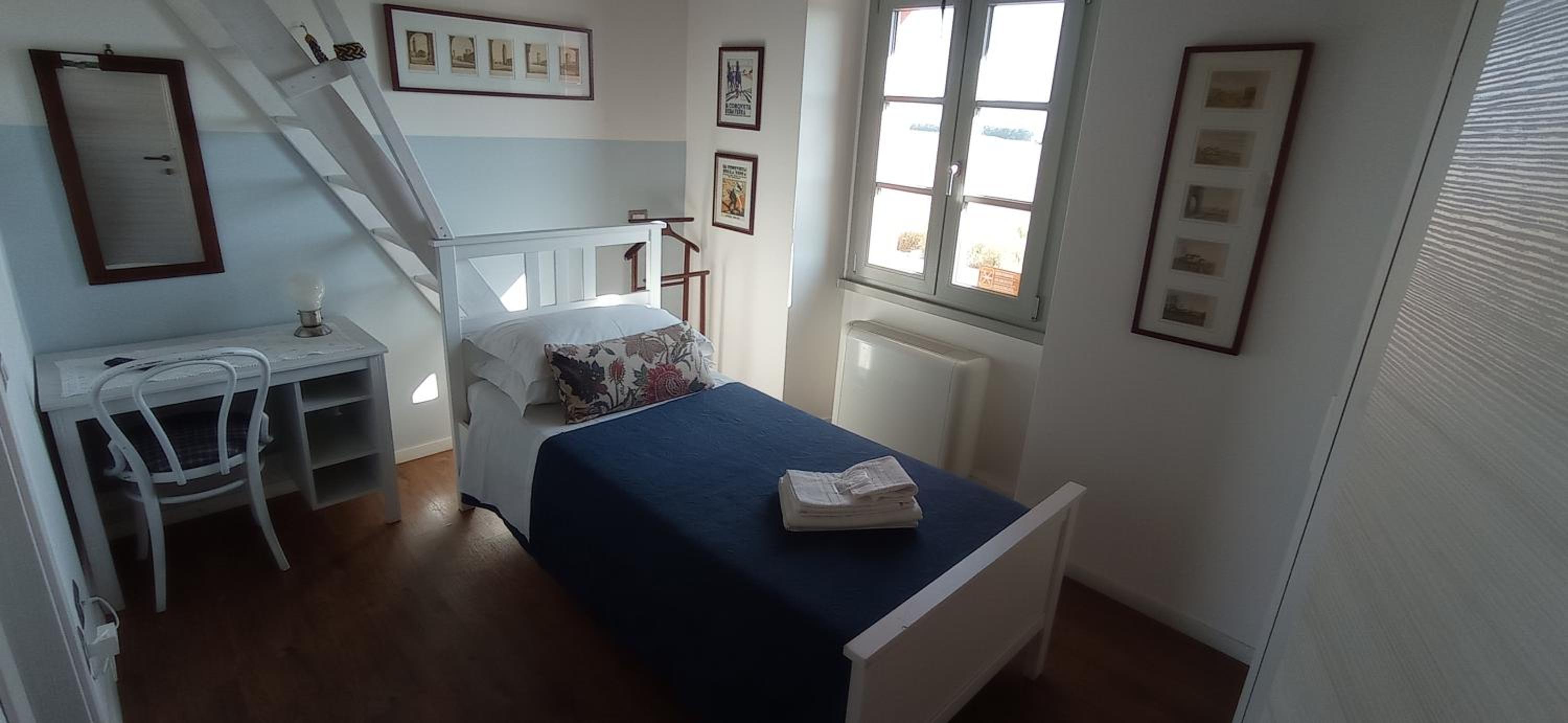Single Room with Private Bathroom