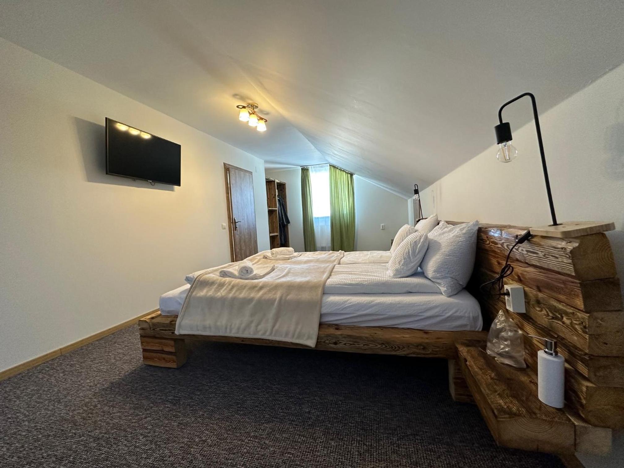 Quadruple Room with Private Bathroom