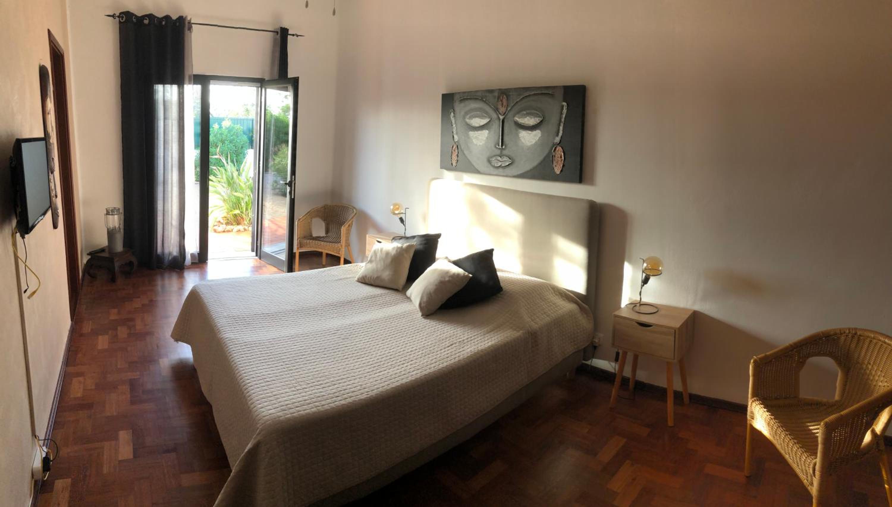 Deluxe Double Room (2 Adults + 1 Child) photo 1