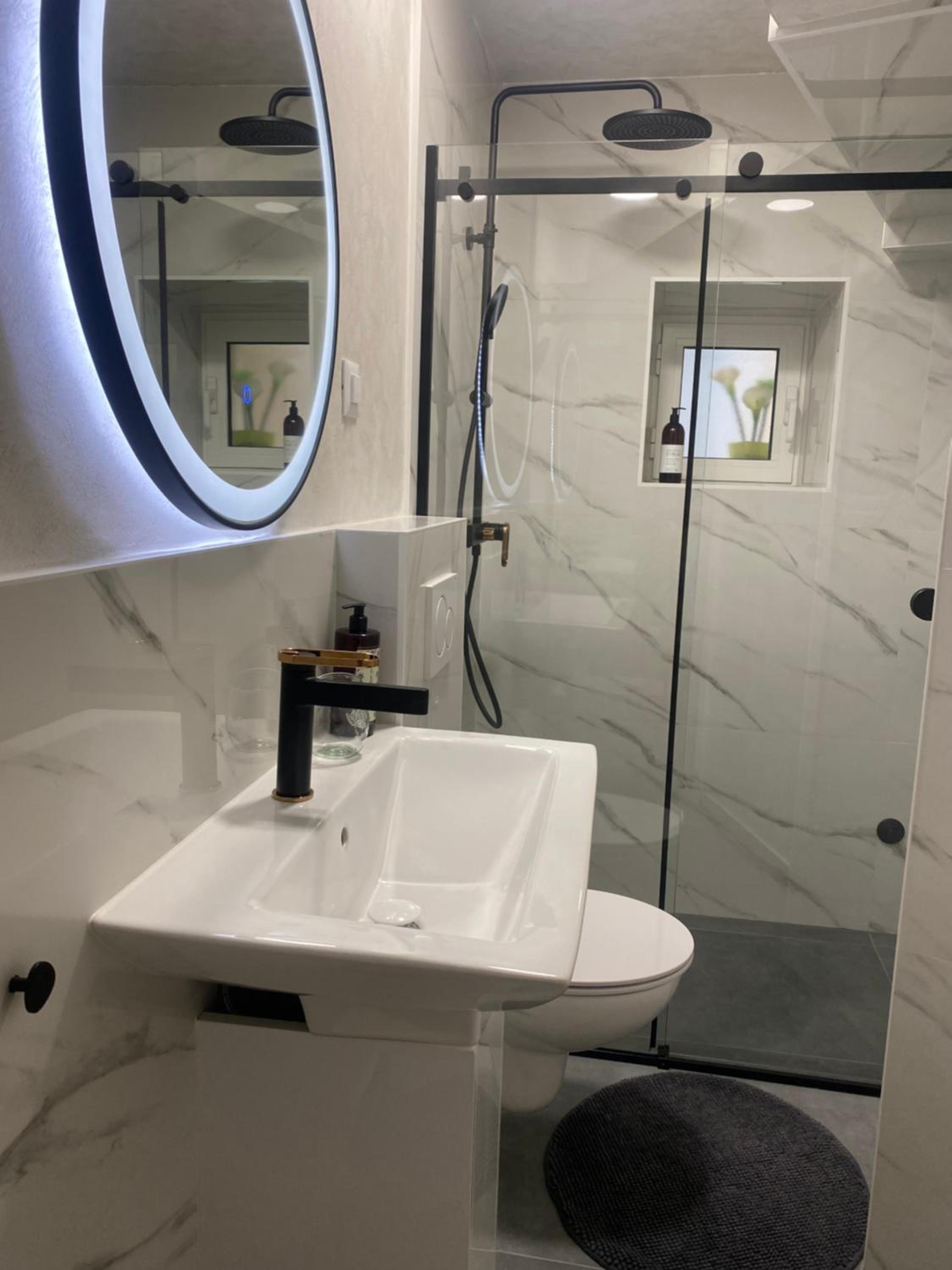 Double Room with Private External Bathroom - Photo 3