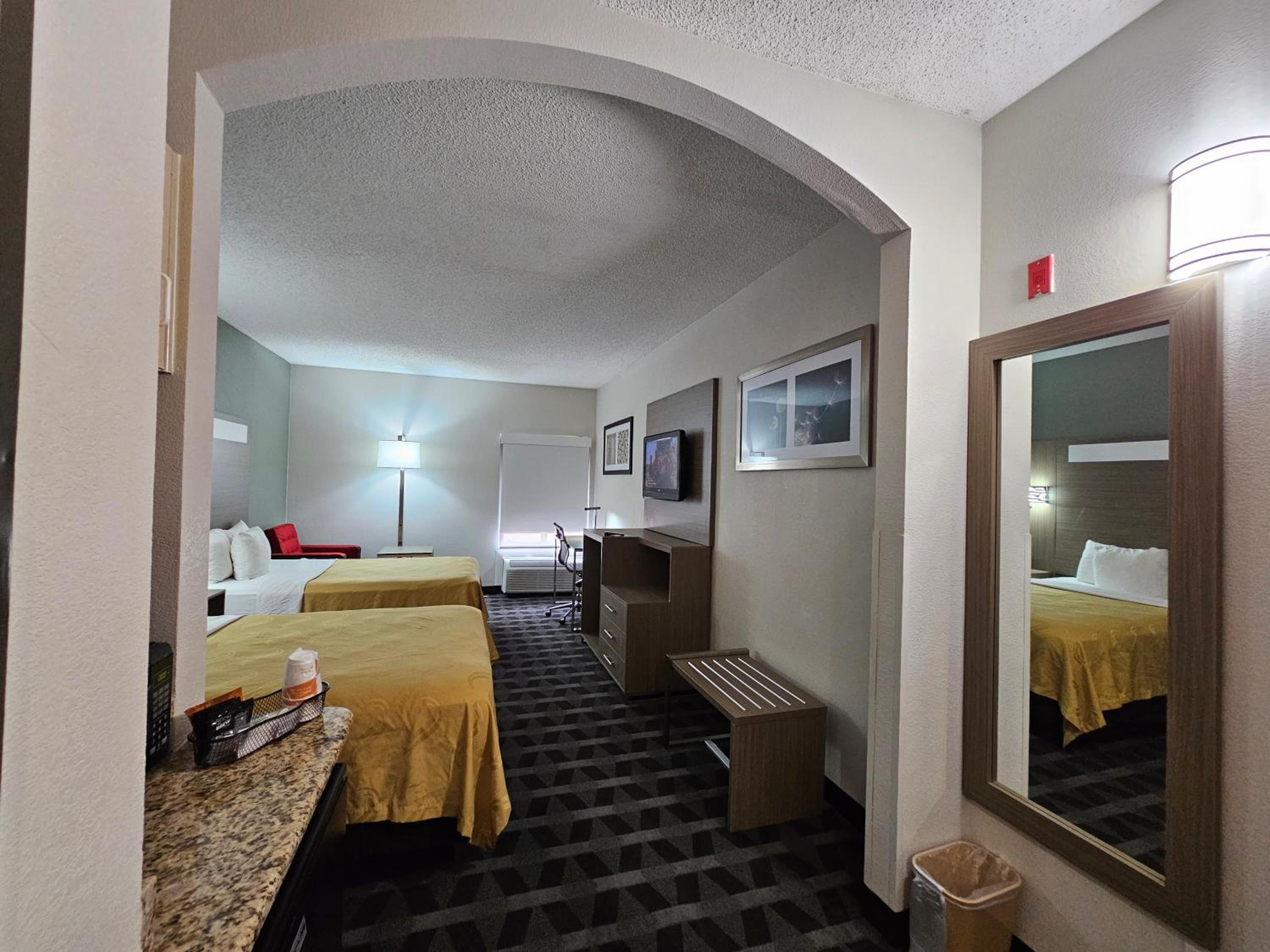 Double Room with Two Double Beds - Non-Smoking - Photo 6
